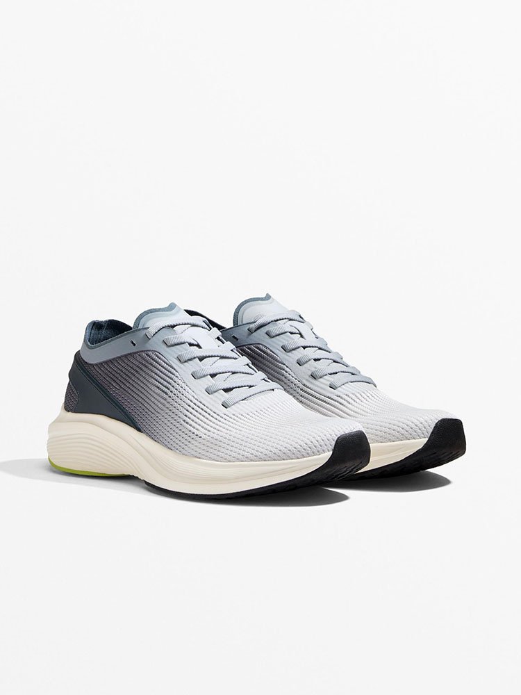 oysho-running-shoes-1135:580:009-1.jpg