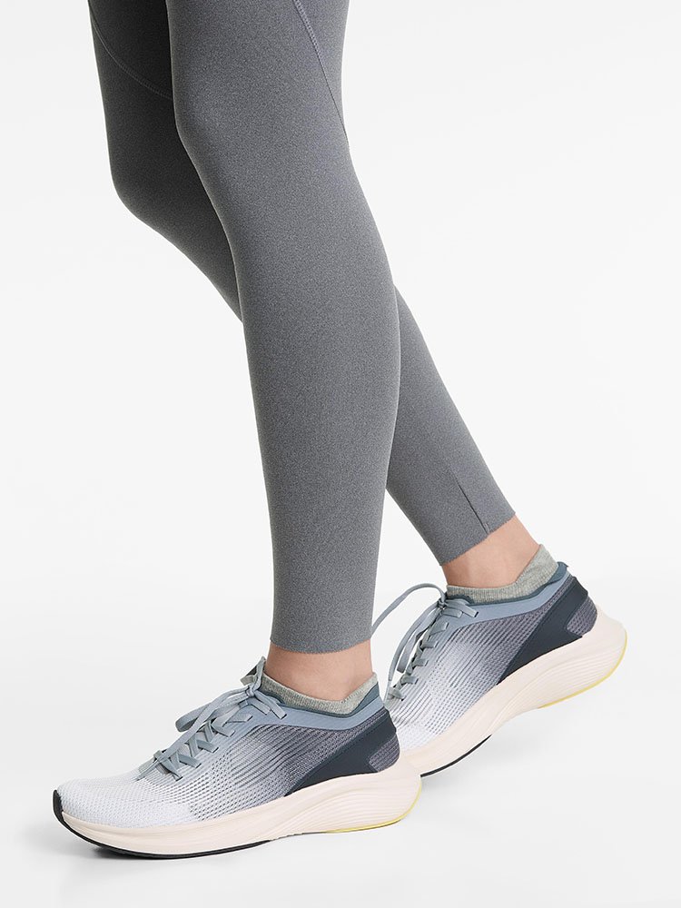 oysho-calcetines-lengueta-1382:490:814-4.jpg