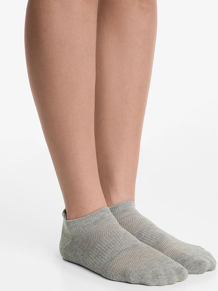 oysho-calcetines-lengueta-1382:490:814-3.jpg