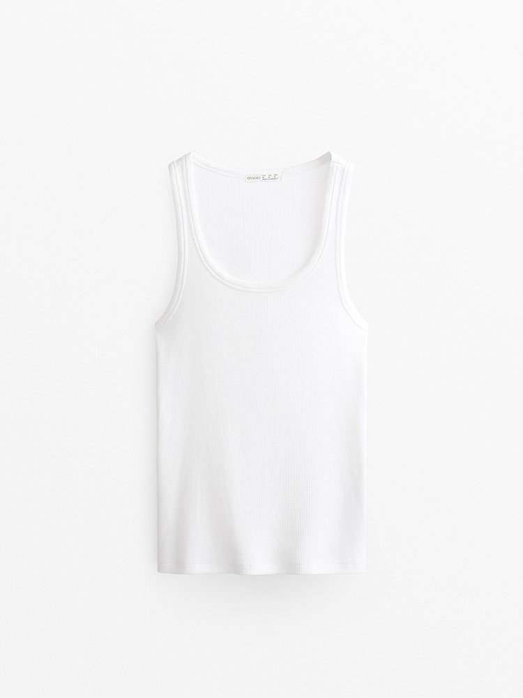 oysho-tank-top-644766225-6.jpg