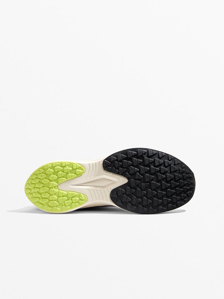 oysho-running-shoes-1135:580:009-3.jpg