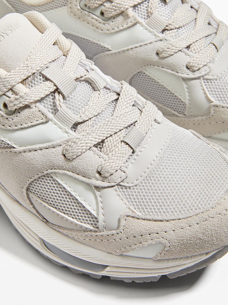 oysho-running-shoes-1109:182:085-6.jpg