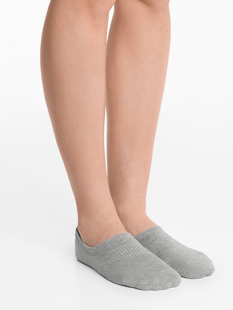 oysho-calcetines-invisibles-1381:490:814-2.jpg