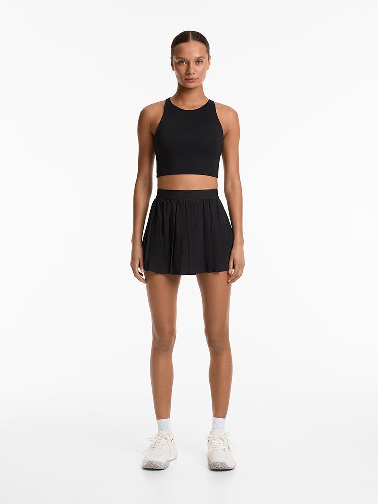 oysho-falda-compressive-plisada-1057:254:800-1.jpg