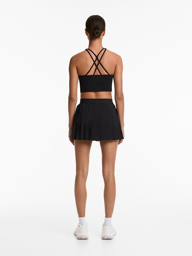 oysho-falda-compressive-plisada-1057:254:800-6.jpg