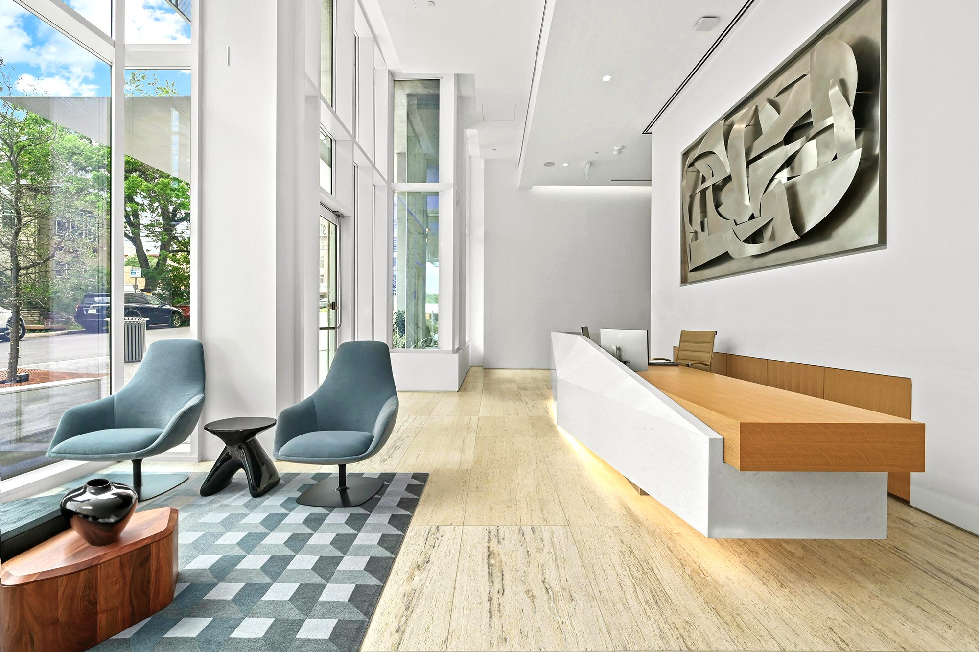 24/7 Private Concierge & Private Lobby
Featuring the works of local as well as international artists.