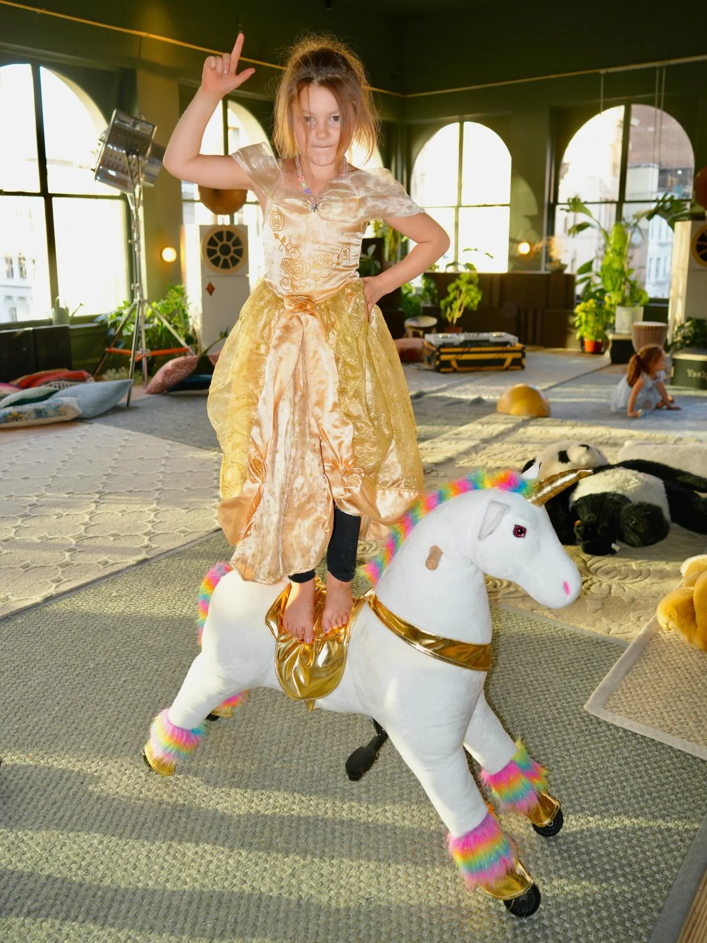 Our first Curiouser by Day at Lightning Society, summed up in one photo. 📷 @mattemmi