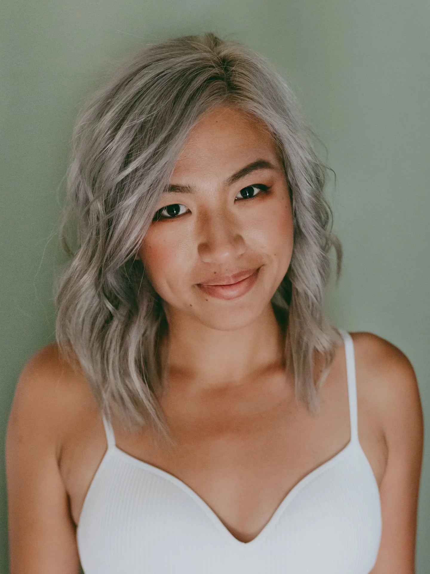 It's time to reintroduce myself on social media since it's been a while! Hi, my name is Vivian. I am a freelance photographer, videographer and content creator, who specializes in weddings, elopements, bands, events, and more. I'm an all-around versa