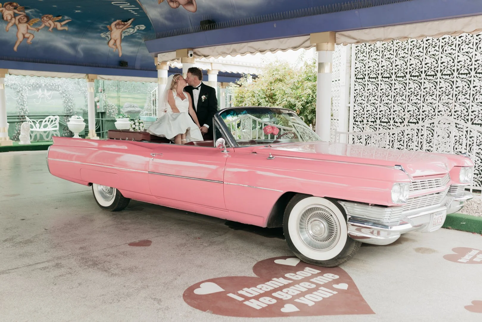 Vegas Elopement Low Res-75.jpg