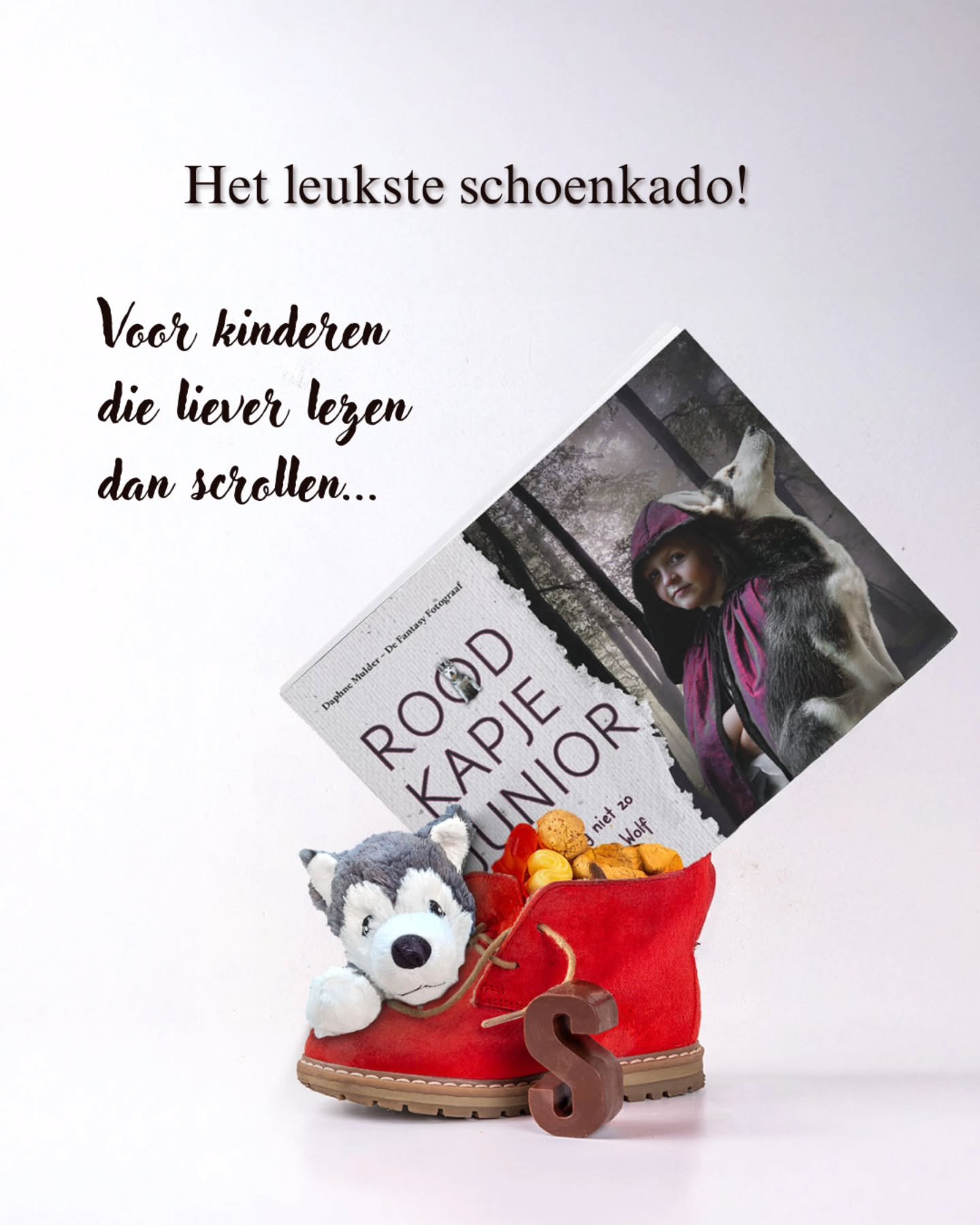 𝐁𝐞𝐧 𝐣𝐢𝐣 𝐨𝐨𝐤 𝐳𝐚𝐭 𝐯𝐚𝐧 𝐬𝐩𝐞𝐞𝐥𝐠𝐨𝐞𝐝 𝐝𝐚𝐭 𝐧𝐚 𝐞𝐞𝐧 𝐚𝐯𝐨𝐧𝐝 𝐚𝐥𝐰𝐞𝐞𝐫 𝐢𝐧 𝐝𝐞 𝐡𝐨𝐞𝐤 𝐯𝐚𝐧 𝐝𝐞 𝐤𝐚𝐦𝐞𝐫 𝐥𝐢𝐠𝐭?

Same.
Toen mijn kinderen nog de leeftijd hadden dat ze hun schoen zetten, was ik helemaal klaar met 