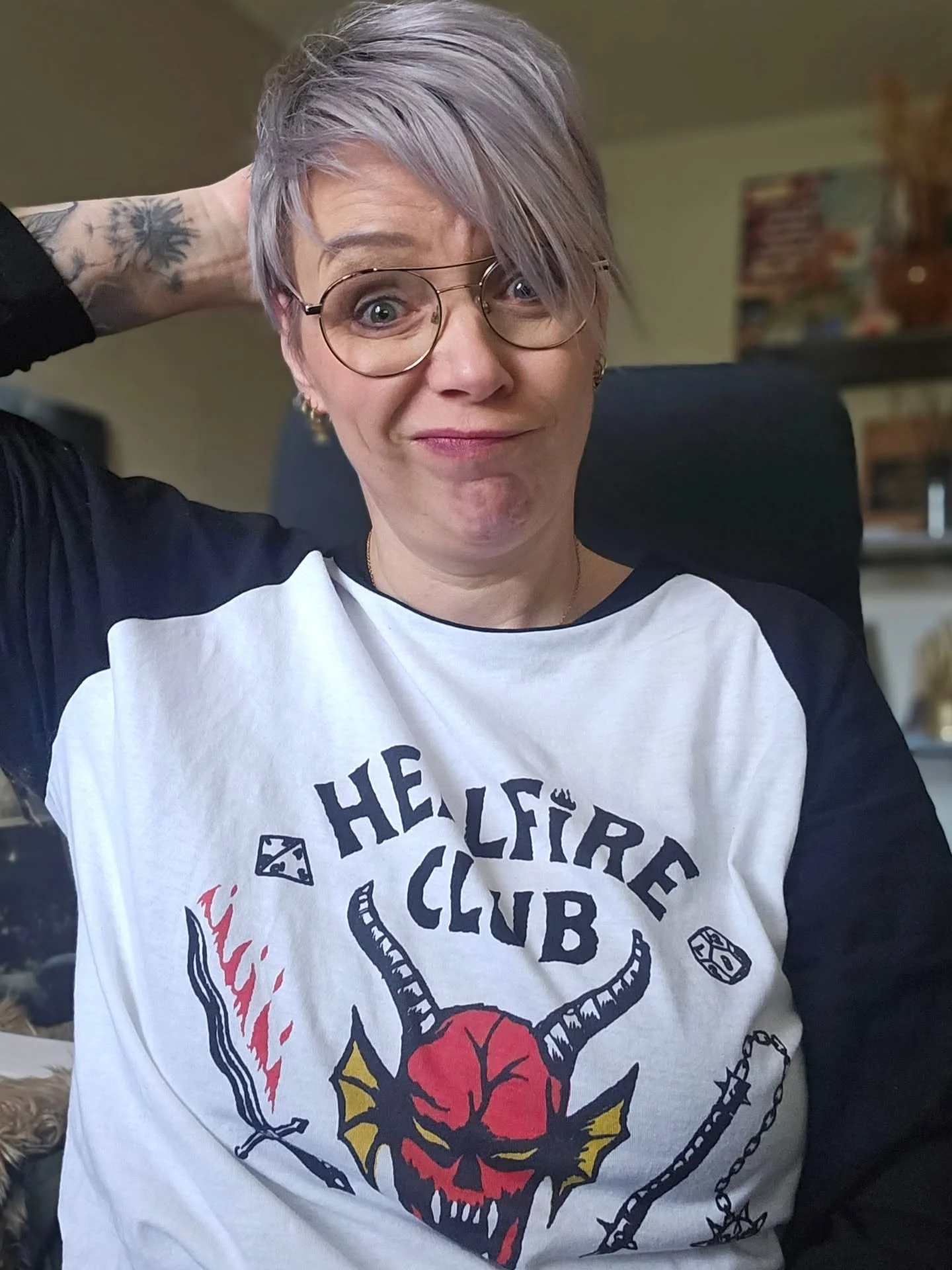 𝐒𝐥𝐢𝐦𝐦𝐞𝐫 𝐰𝐞𝐫𝐤𝐞𝐧 𝐦𝐞𝐭 𝐀𝐈....
Ik ben geen complete newb in de wereld van AI. Ik gebruik ChatGPT al langer dan het gros van de mensen en heb inmiddels vele achtergronden voor mijn fantasy foto's gecre&euml;erd via Midjourney. 

Ik weet d