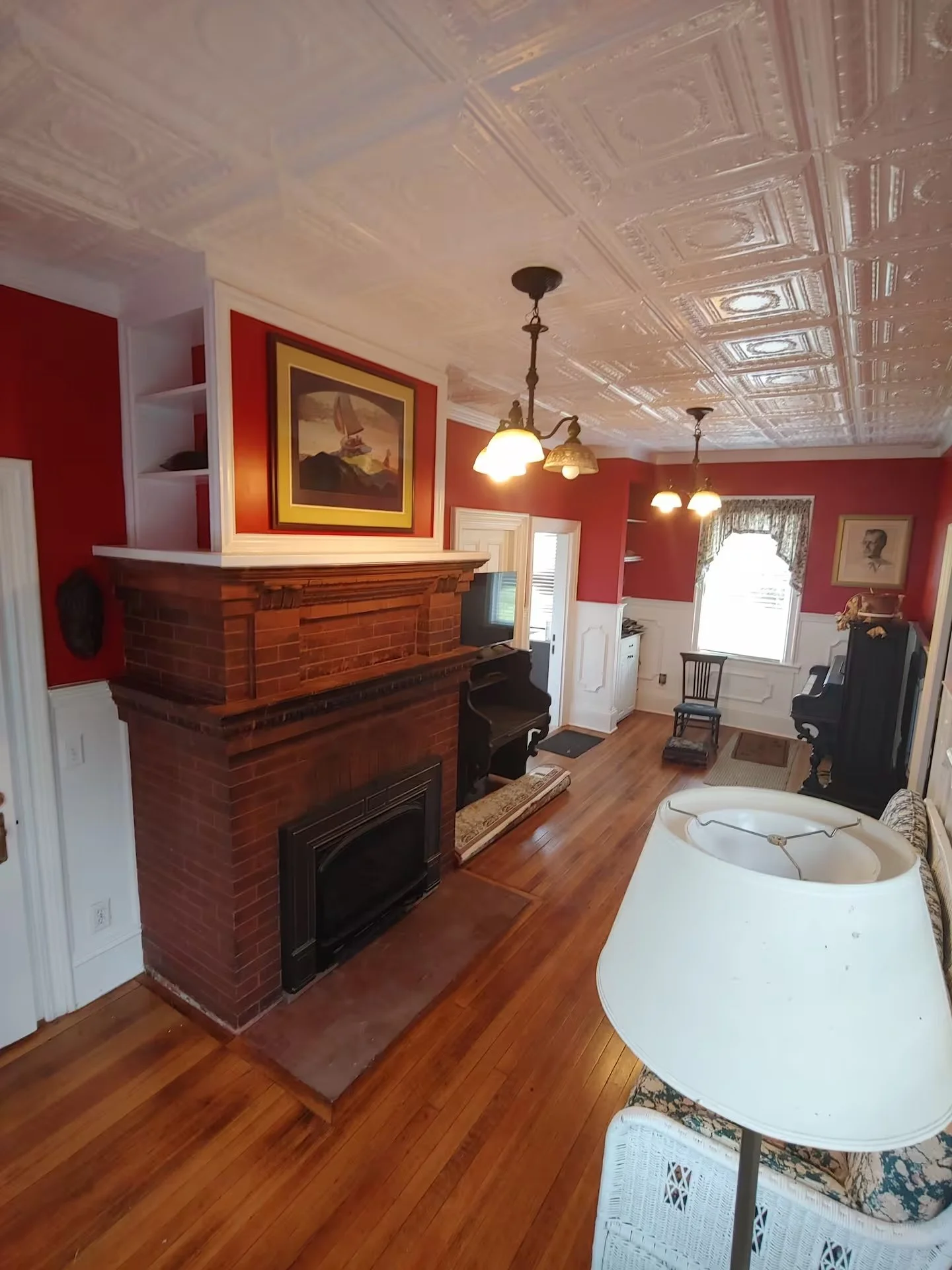 Parlor 2.jpg