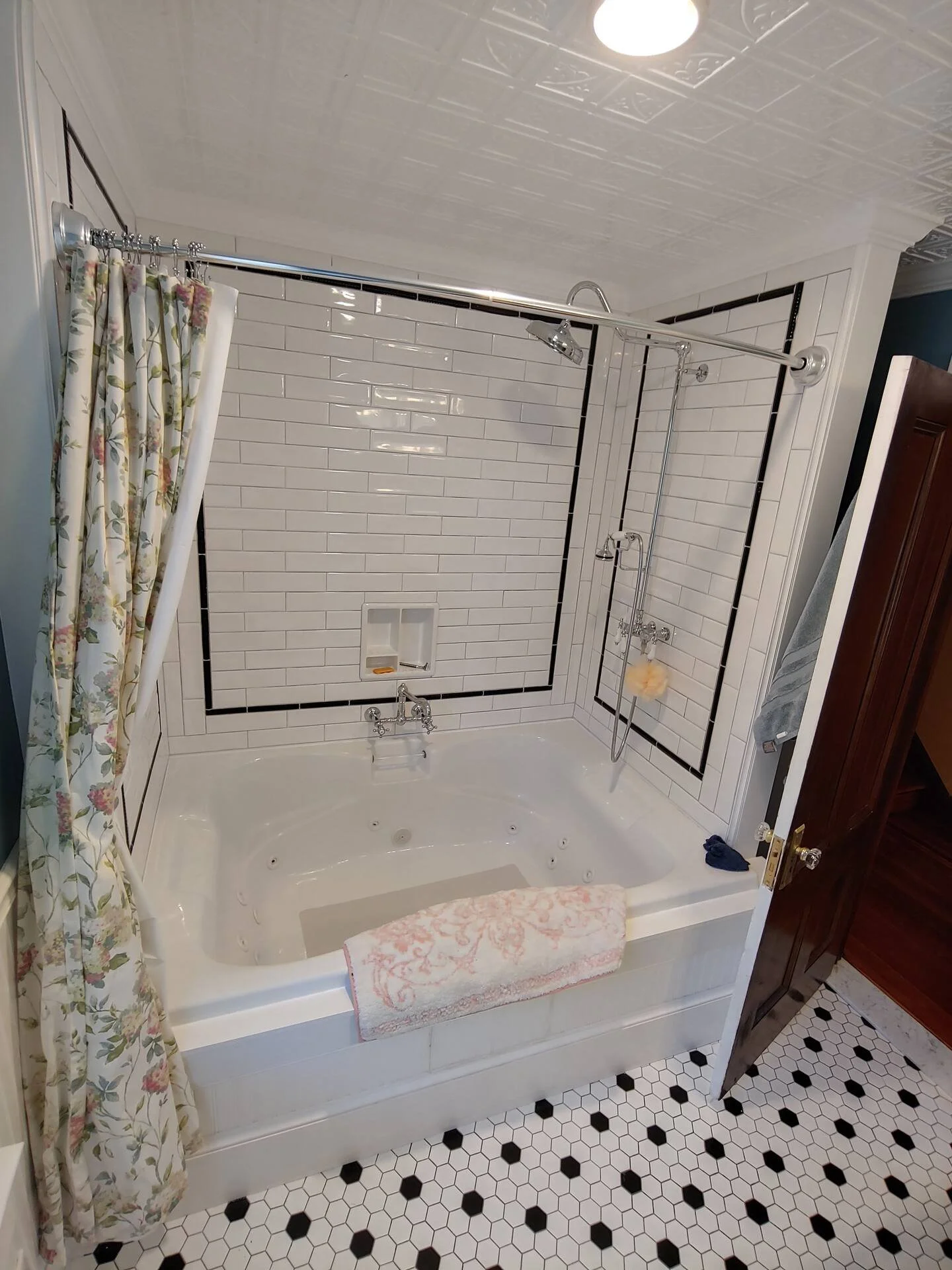 fbebde84-341c-4b35-9eb7-31fa88f3768a (1).jpeg