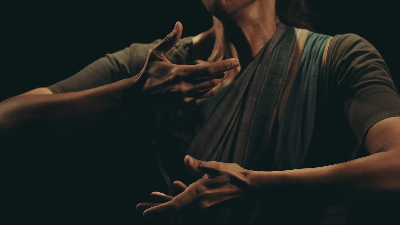 “She's Auspicious" Dance Performance