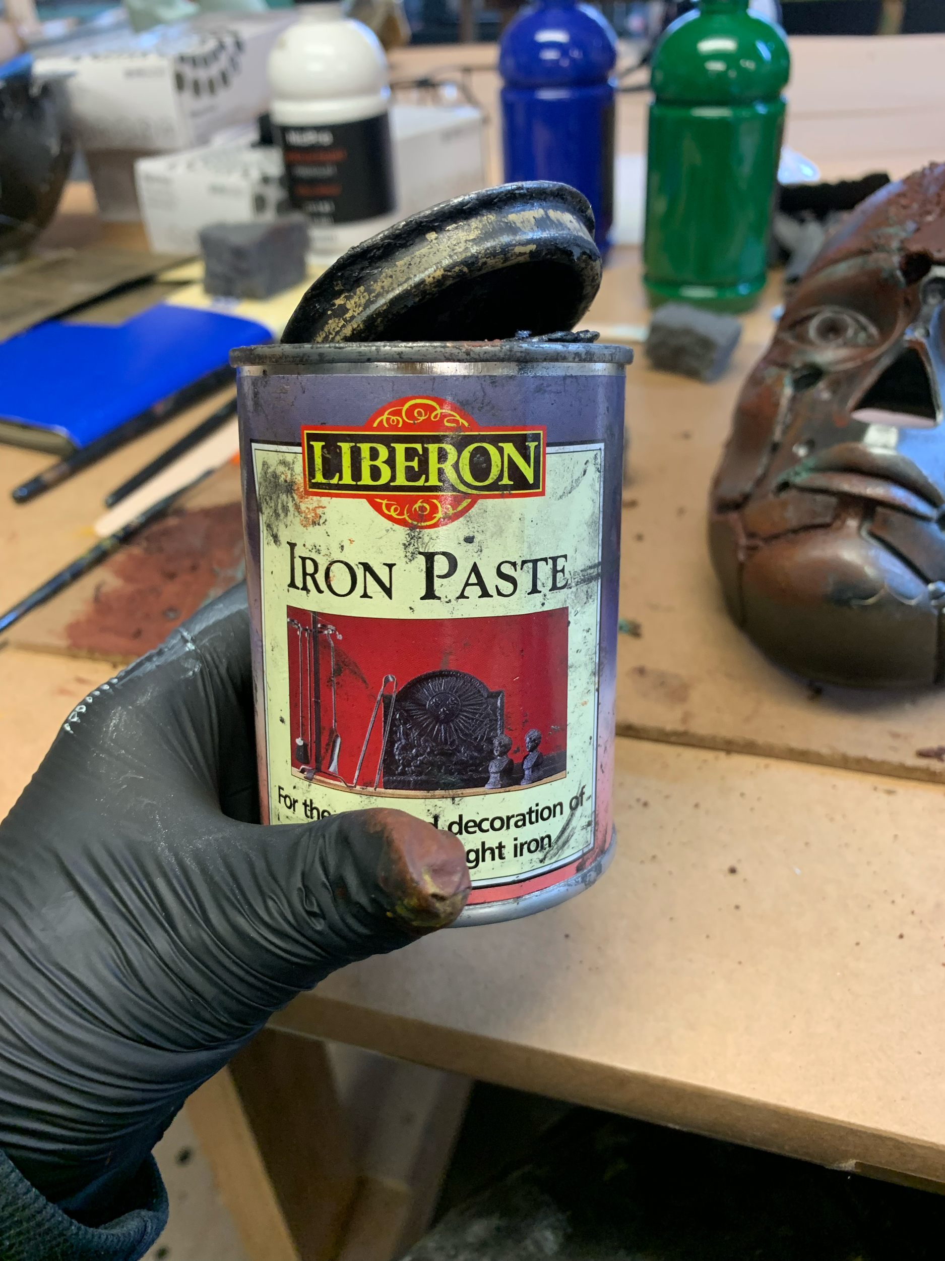 Dirtying the piece with iron paste