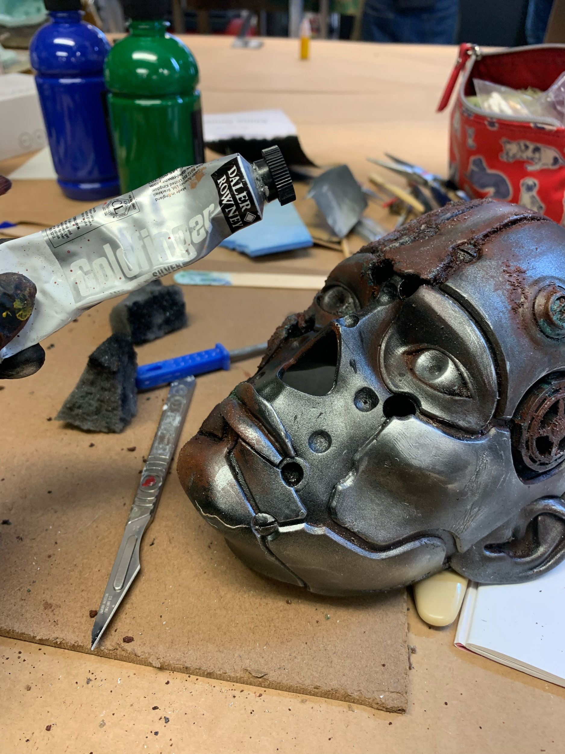 And adding silver scratch/damage marks