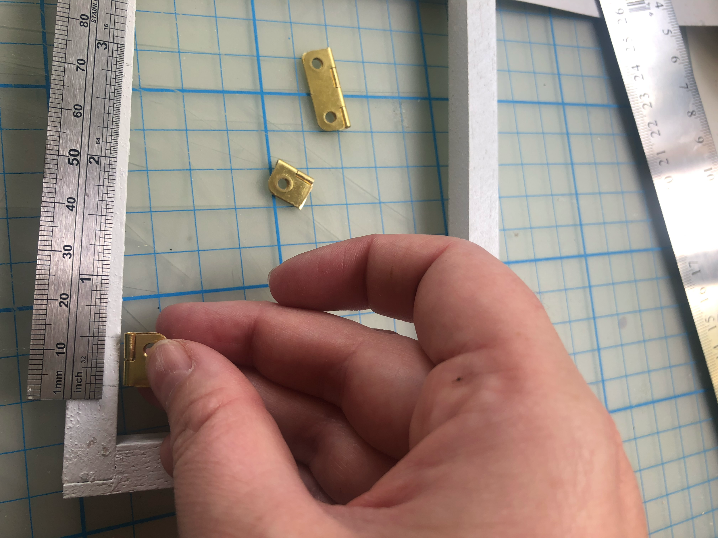 Cutting down mini hinges and attaching