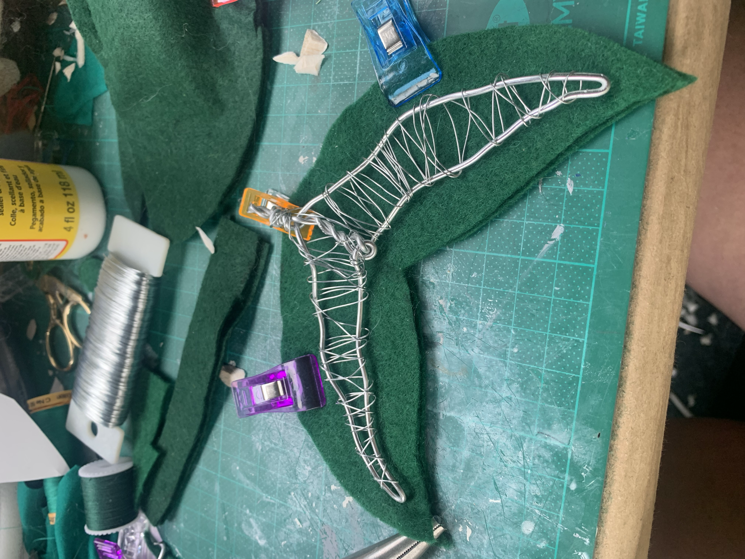 Added a wire frame to the tail fin