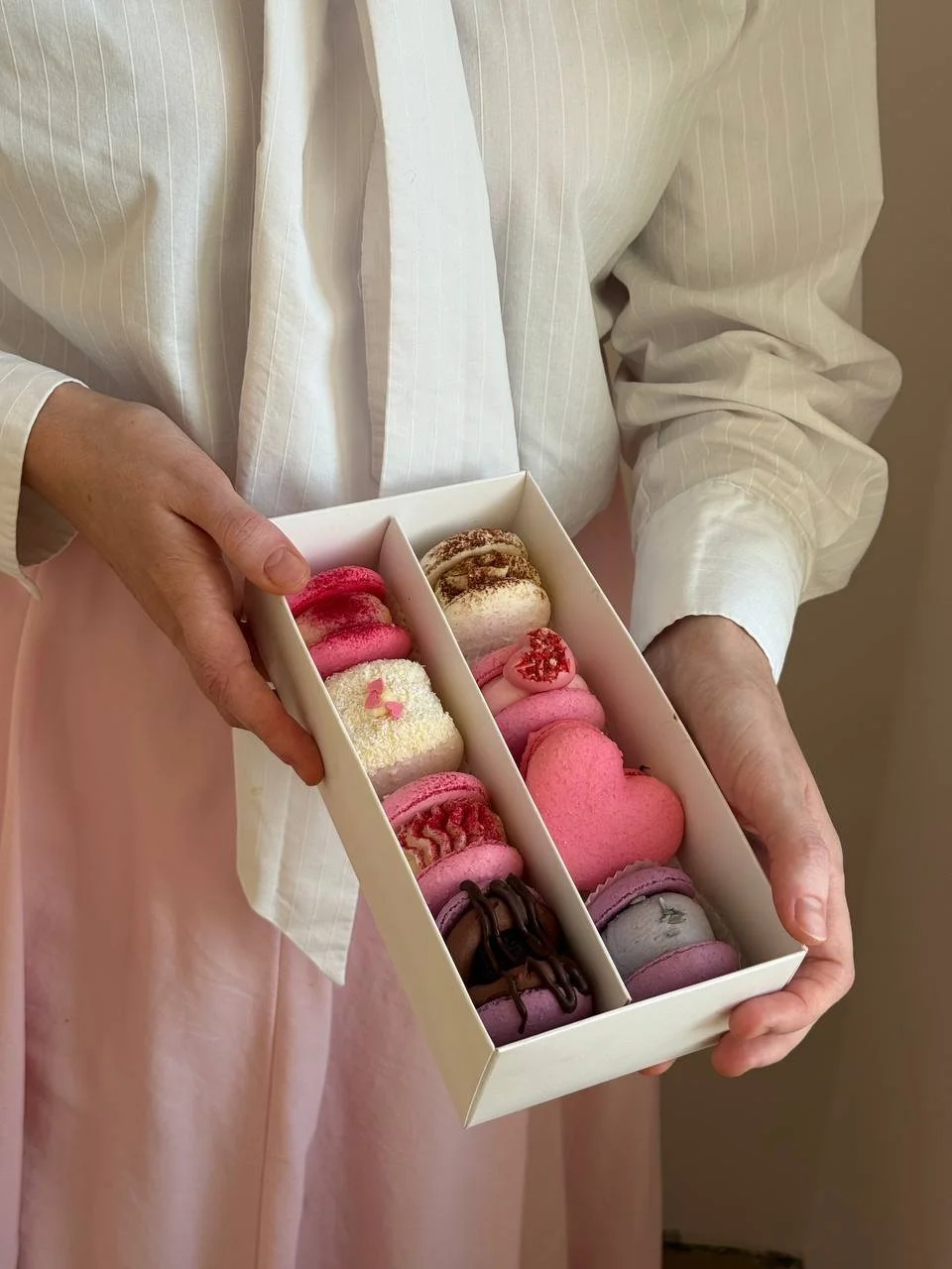 Valentine’s day macarons set