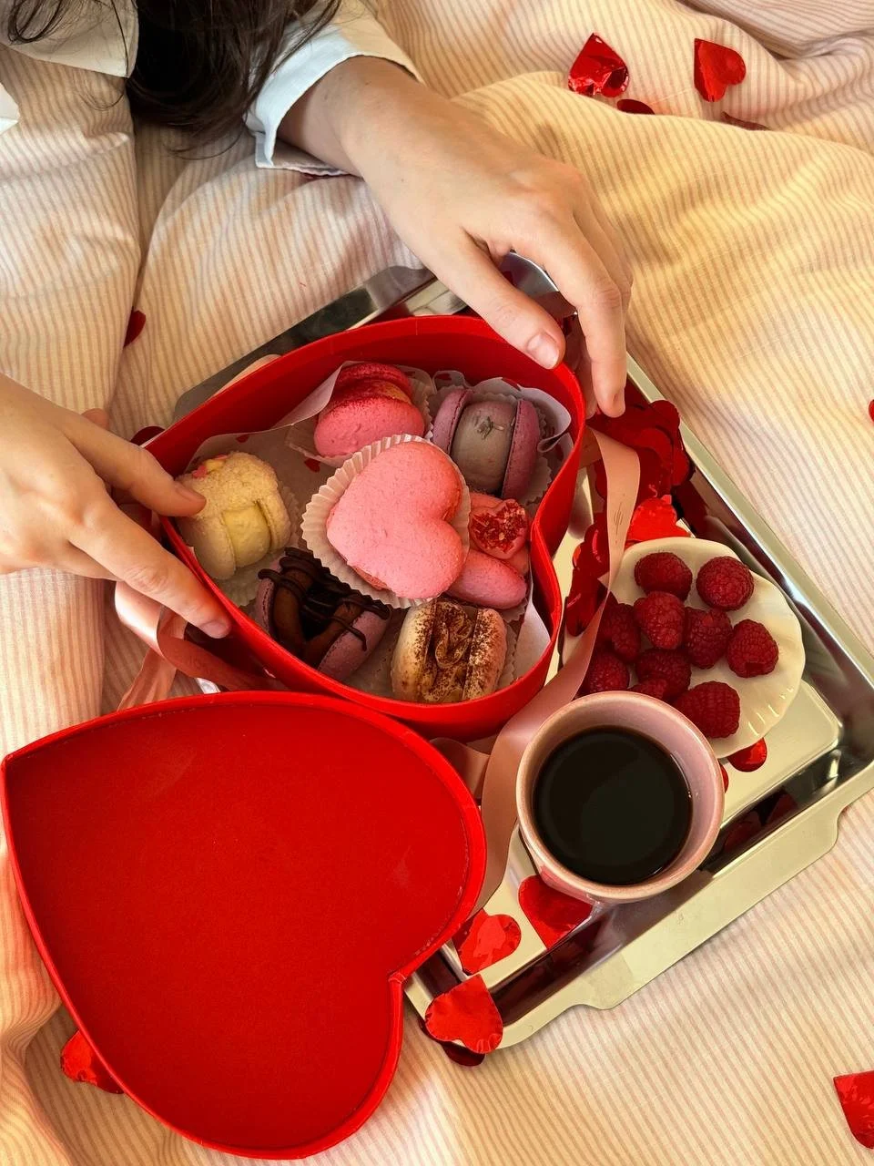 Valentine’s Macarons Heart Box