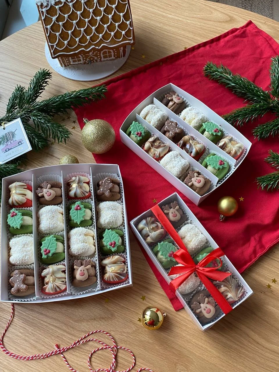 Christmas macaron set (pre-order)