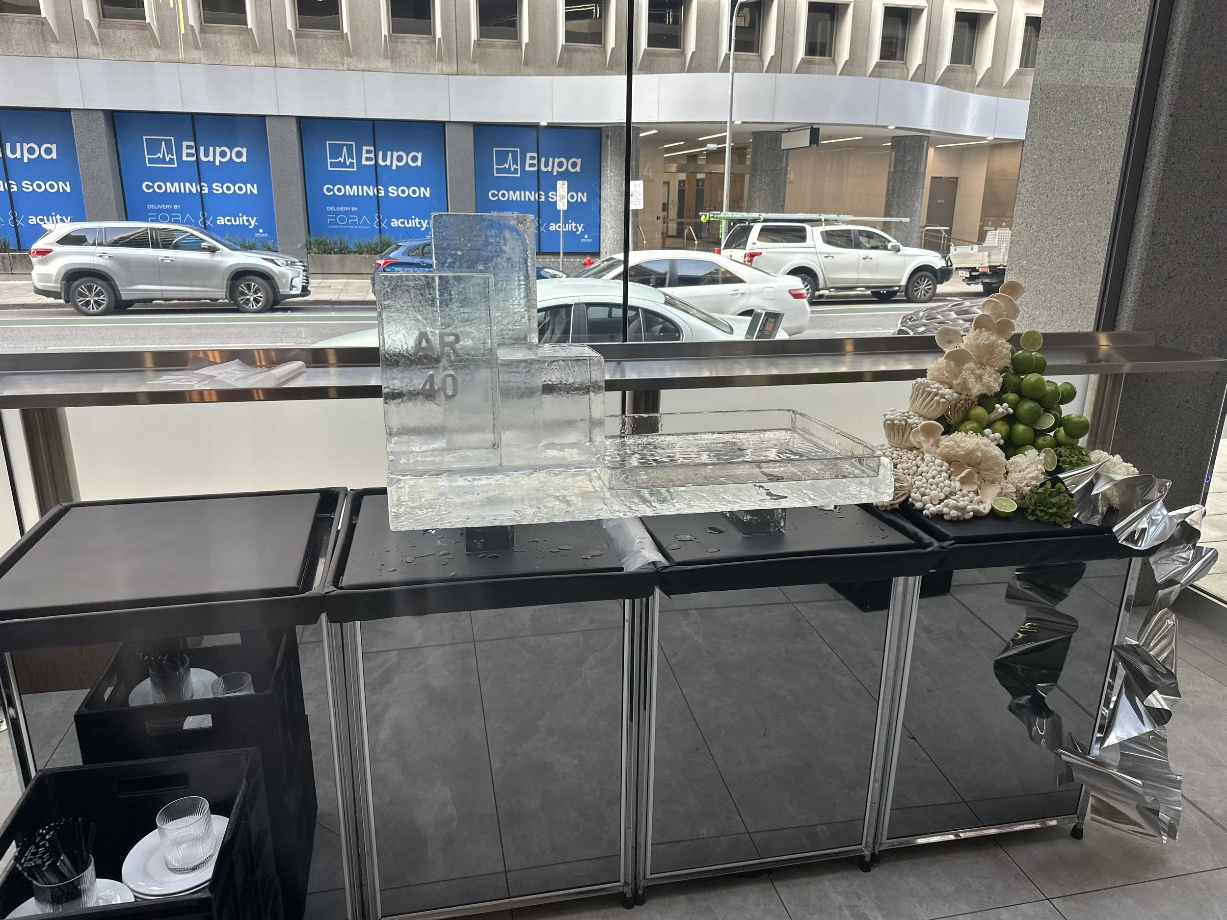 1 Tier Tray with Display Pillars (2).jpeg