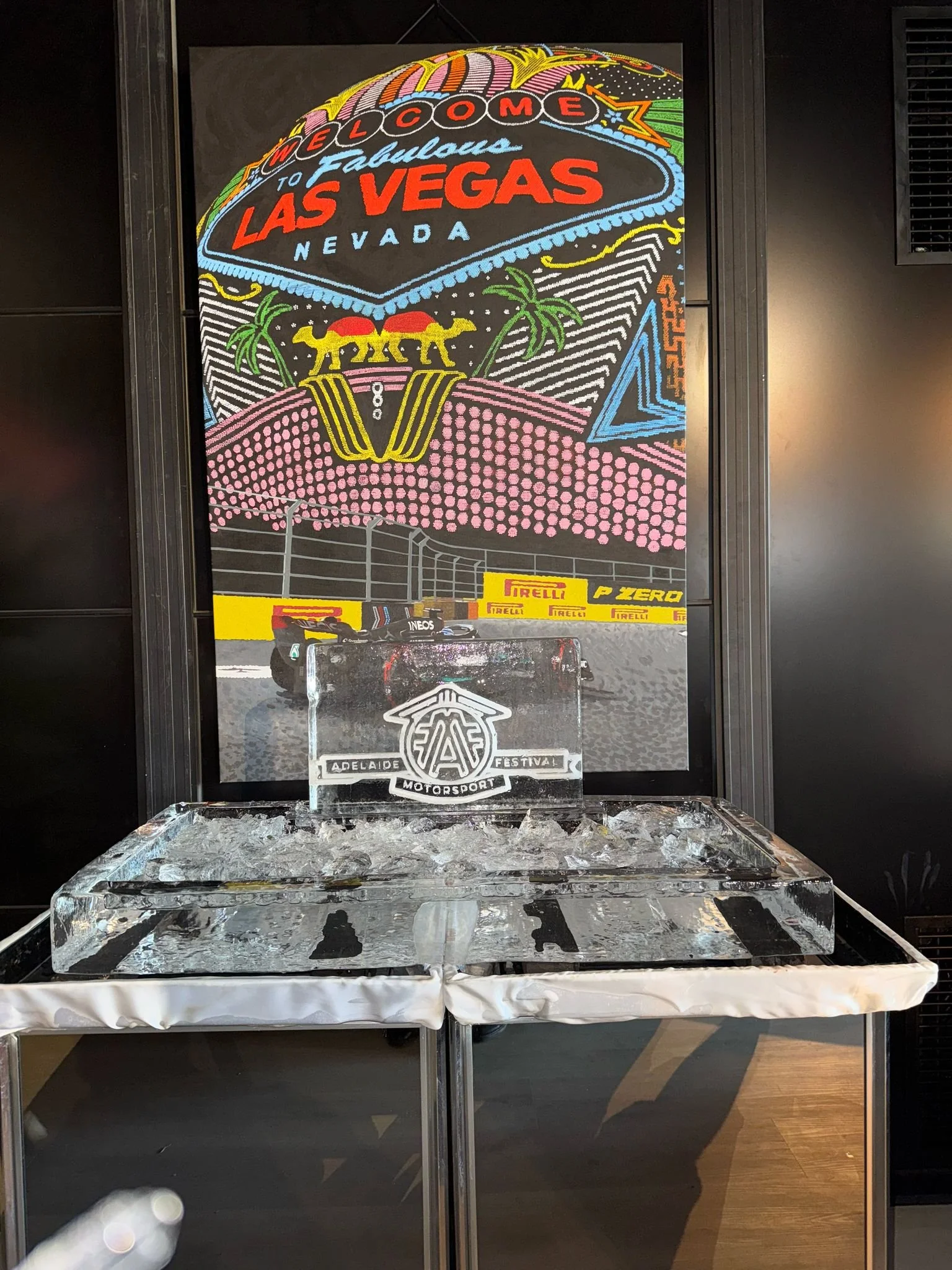 One Tier Tray with Logo (2).JPG