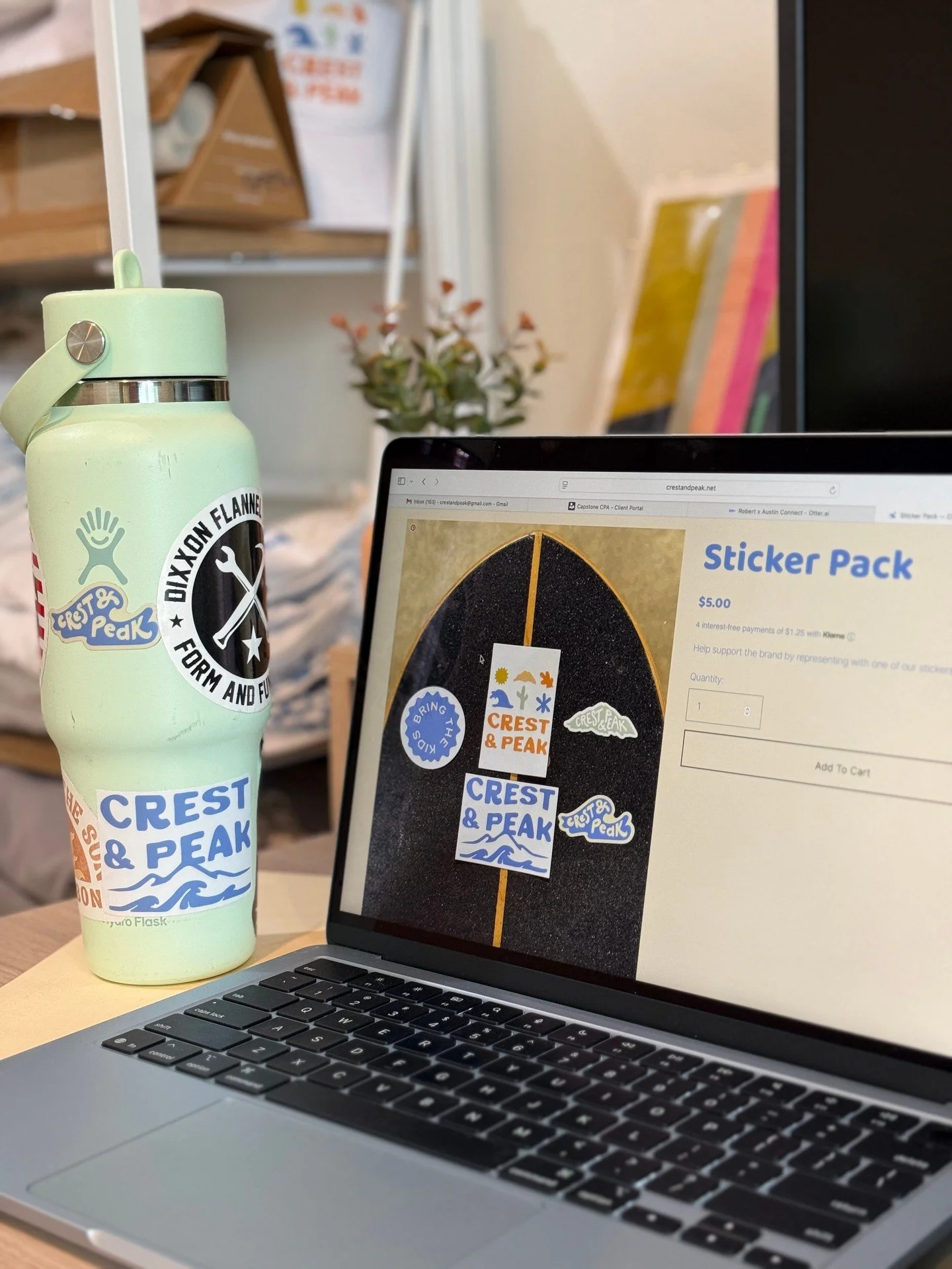 🌊🏔️ Whether you're chasing frothy waves or snowy peaks, our Crest and Peak sticker packs bring the great outdoors to life. Grab your stickers now and join the community of adventurous families! Visit the link in our bio to check them out on our web