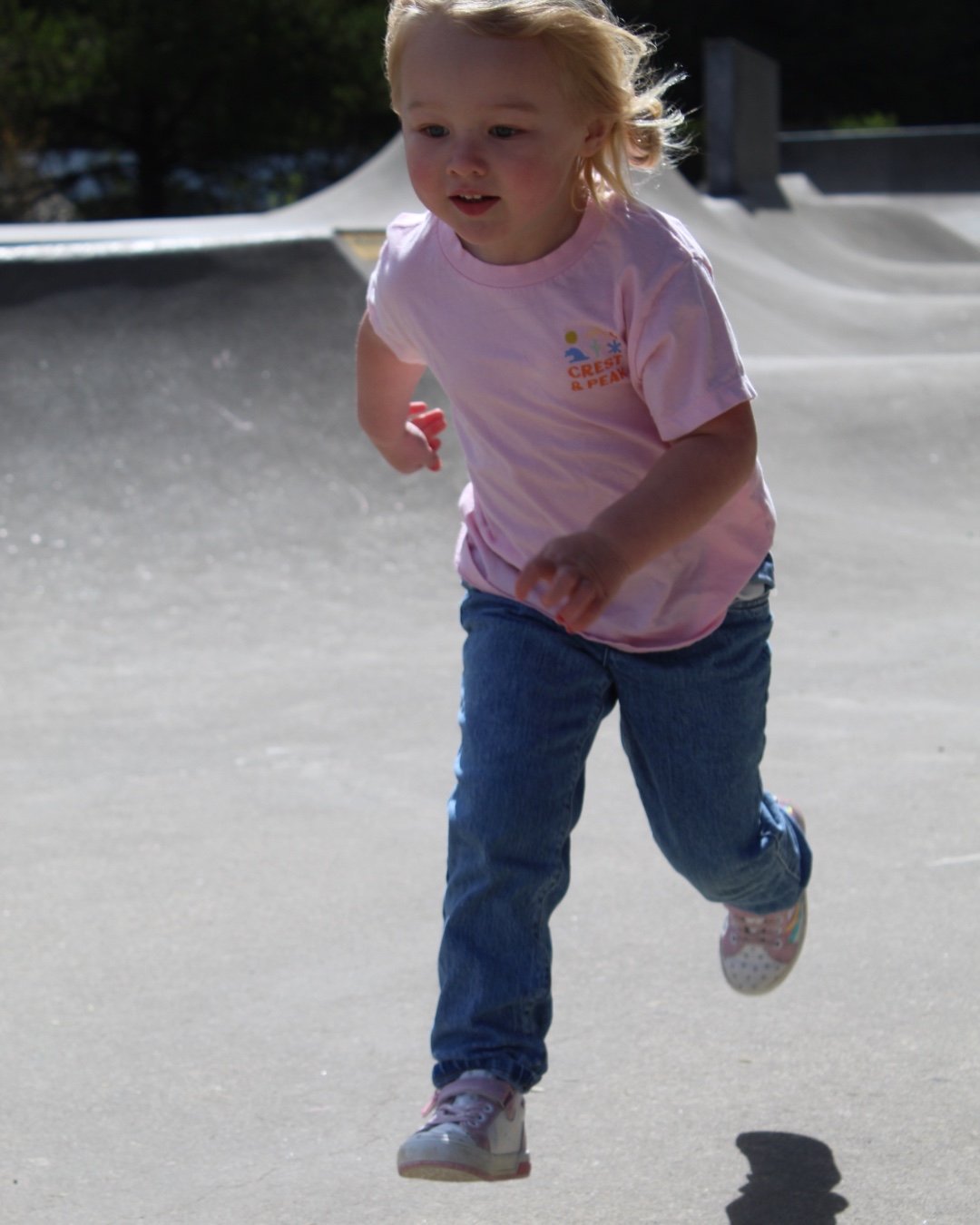 RUNNING into the weekend like a wild toddler at an empty skatepark..
#skate #weekend #kids #lifeoutdoors #bringthekids