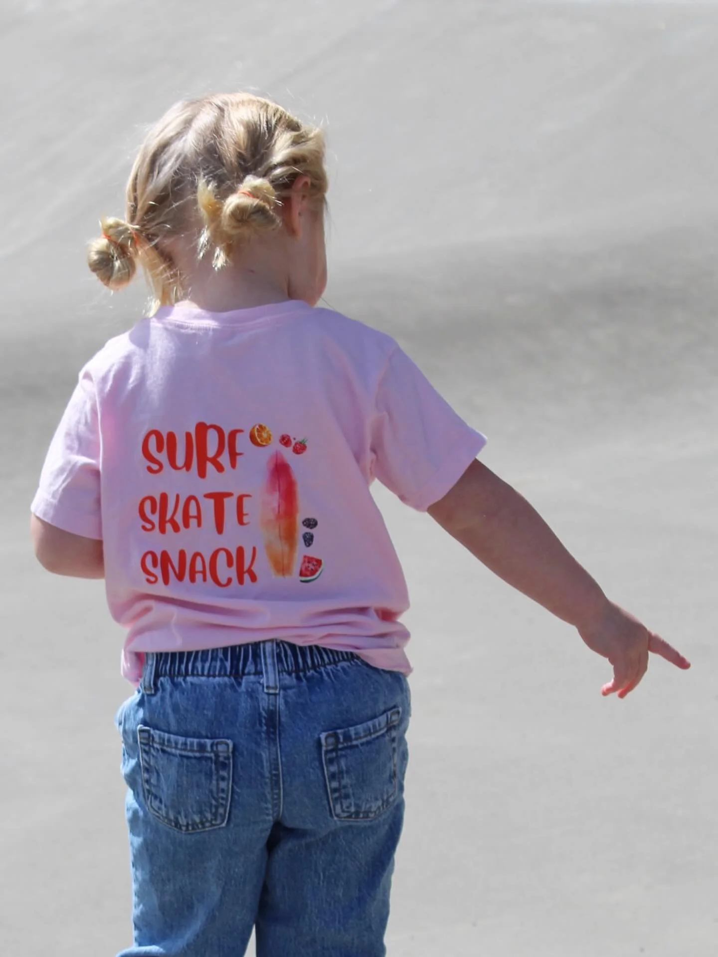 🚨Surf Skate Snack kids tee now available!🚨 Your kid will be the raddest in school with this shirt&hellip;. Especially if you home school!
Available now at crestandpeak.net in toddler and youth sizes #shopsmall #surf #skate #kids #smallbuisness