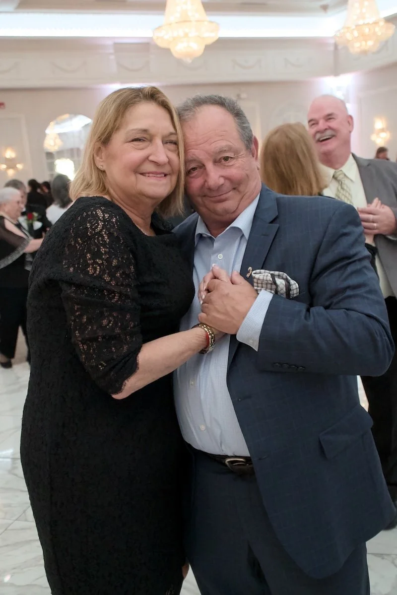 couple-pose-hugdance.jpg
