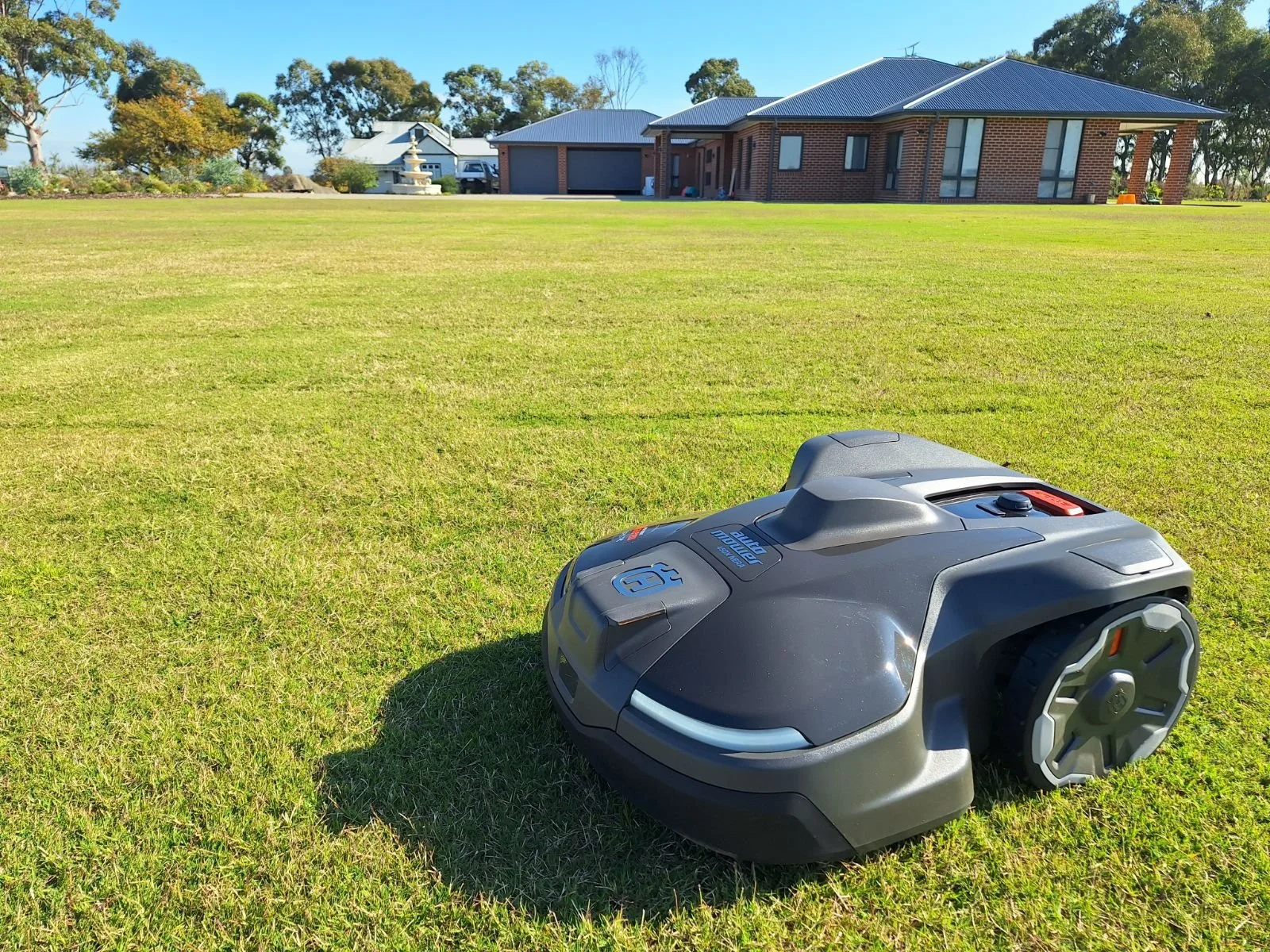 What Is a Robotic Lawn Mower? How It Works Explained