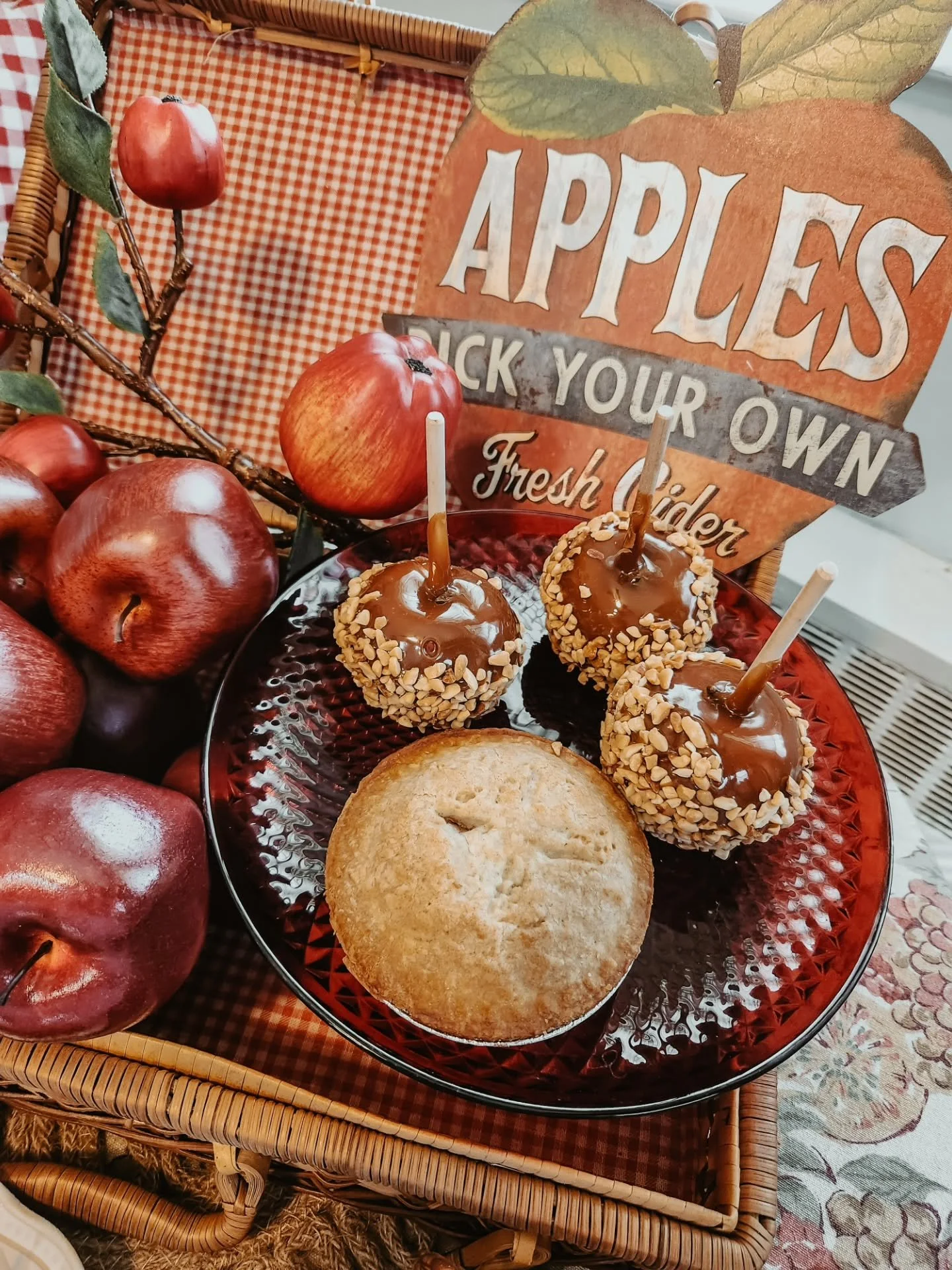 Sunday Stills 🍎
The apple cider bar is open...
Cozy up, take a sip, and soak in the feeling of fall.
Tag someone who’d love this cozy setup.
#appleciderbar #fallhomedecor #cozyfallhome #cottagecorefall #fallkitchenstyling #simplefallmoments