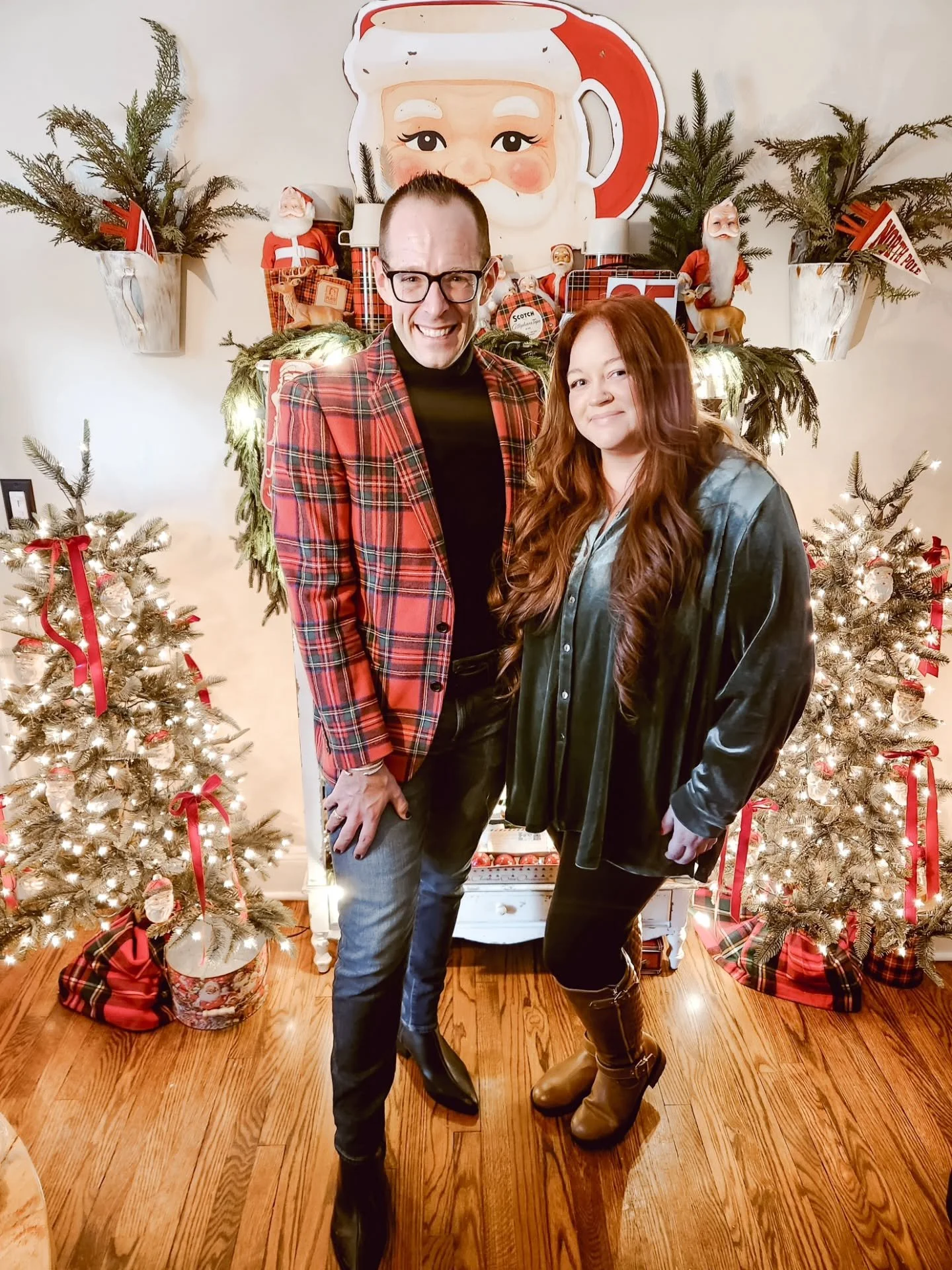 A little Christmas magic, the Connecticut way.
This weekend I got to step out of my cozy corner and walk right into another one. ✨

@cottagesandbungalows and @our.cozy.little.home hosted a Christmas in Connecticut event, and if you&rsquo;ve ever wond