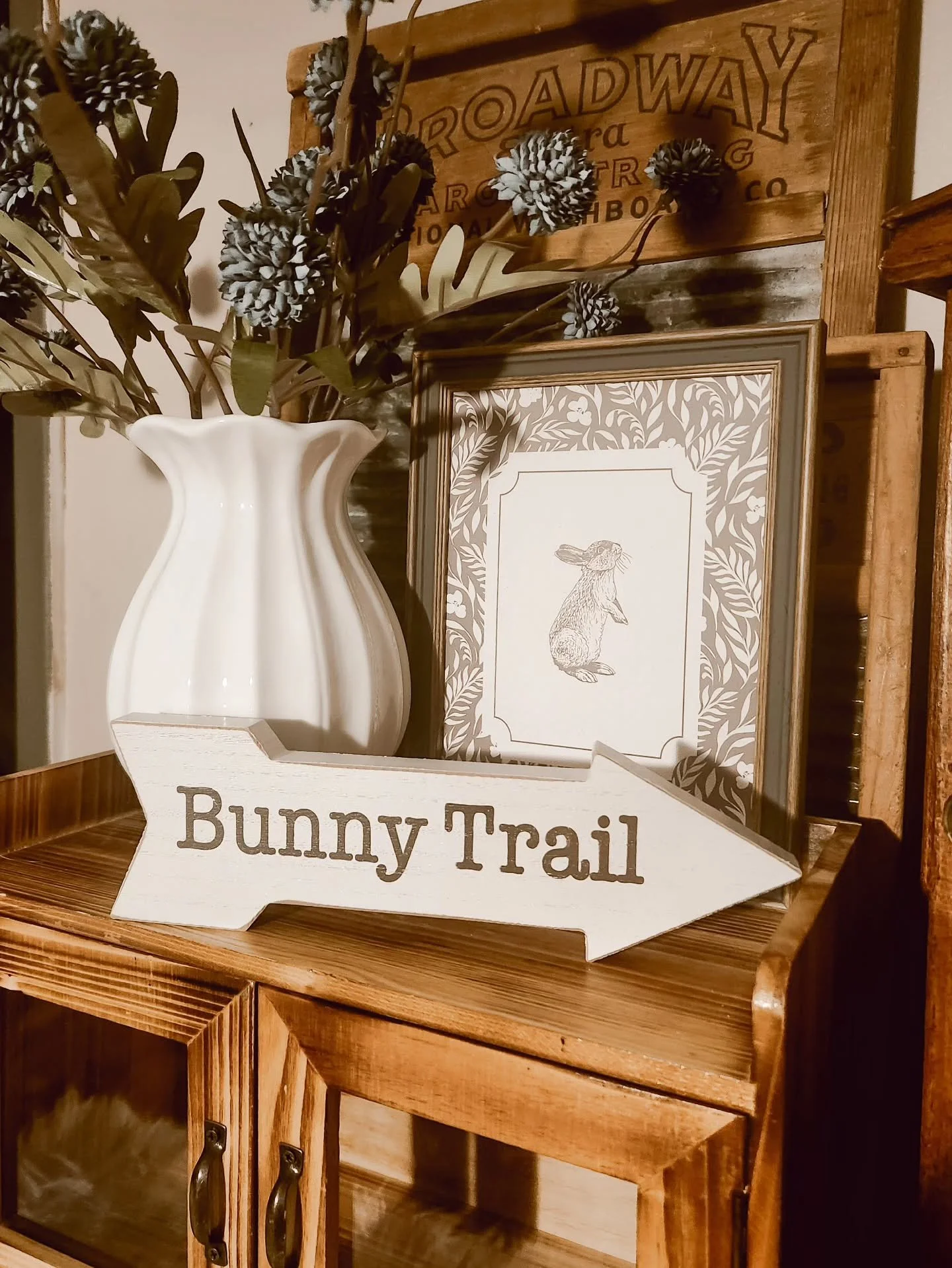 Spring inventory goes live tonight at 7pm 🌷
These are some of the pieces you&rsquo;ll find in the shop&mdash;perfect for layering, refreshing shelves, and welcoming the season ahead.

Sincerelykarianne.com/homeandvintage