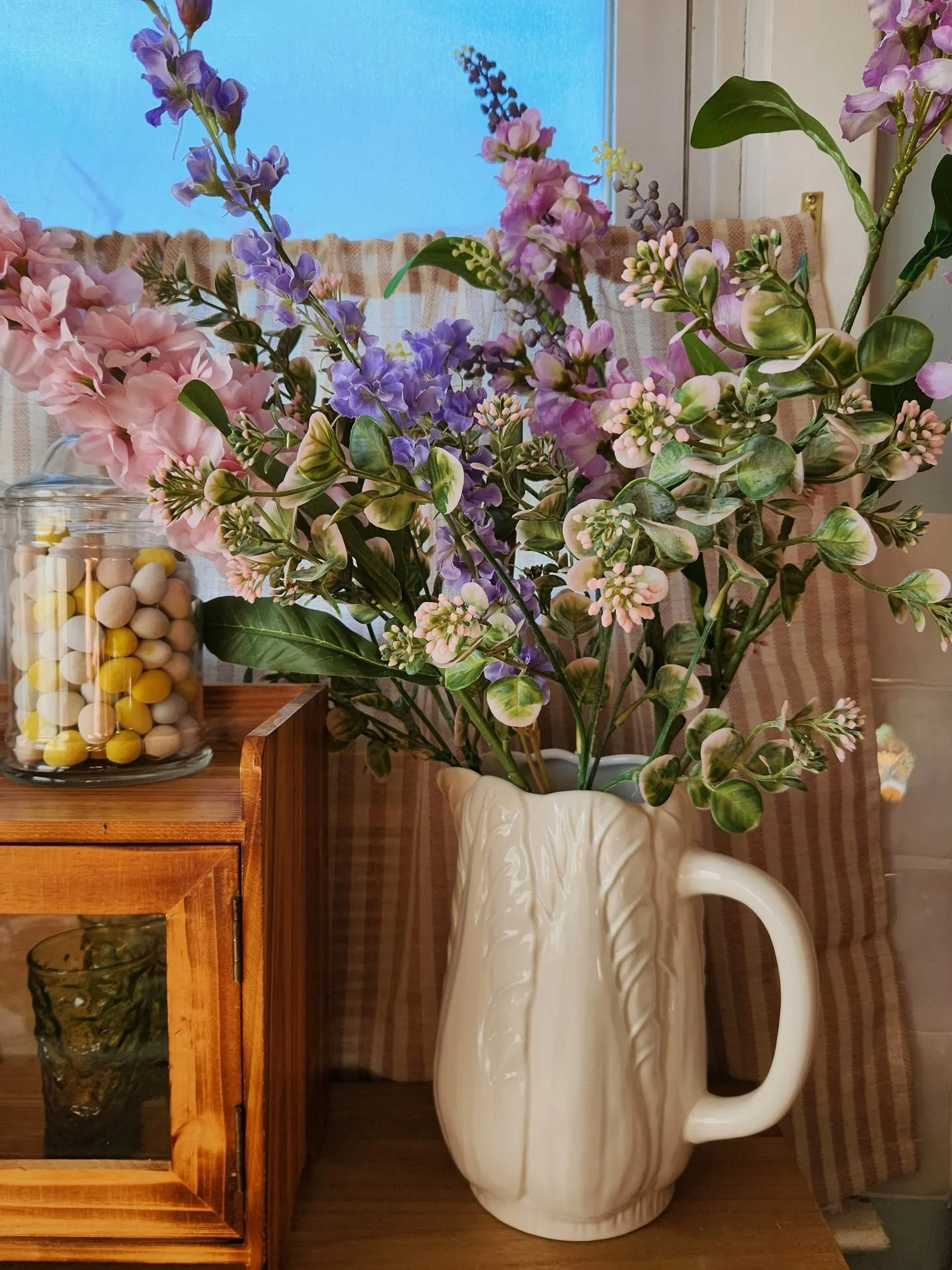 One of my favorite decorating tricks? Faux florals that look real enough to fool people.

They add softness, color, and life to a room without ever needing to be replaced.

Sharing mine today with some lovely friends&mdash;go peek at their floral sty