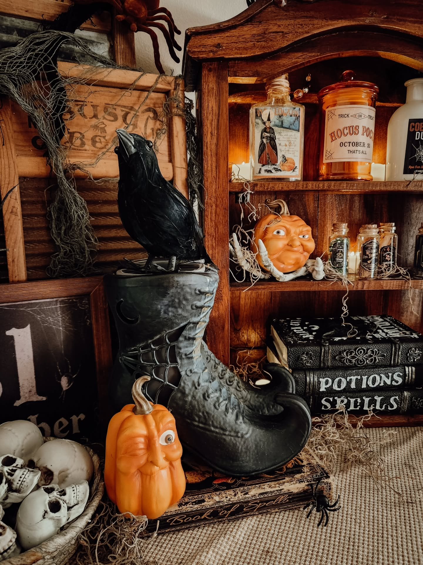 Step a little closer&hellip; there&rsquo;s more to see. 🧙&zwj;♀️

One of my favorite parts of decorating for a season is creating little moments that make you want to look twice.

A mix of vintage-inspired pieces, spooky treasures, and a little imag