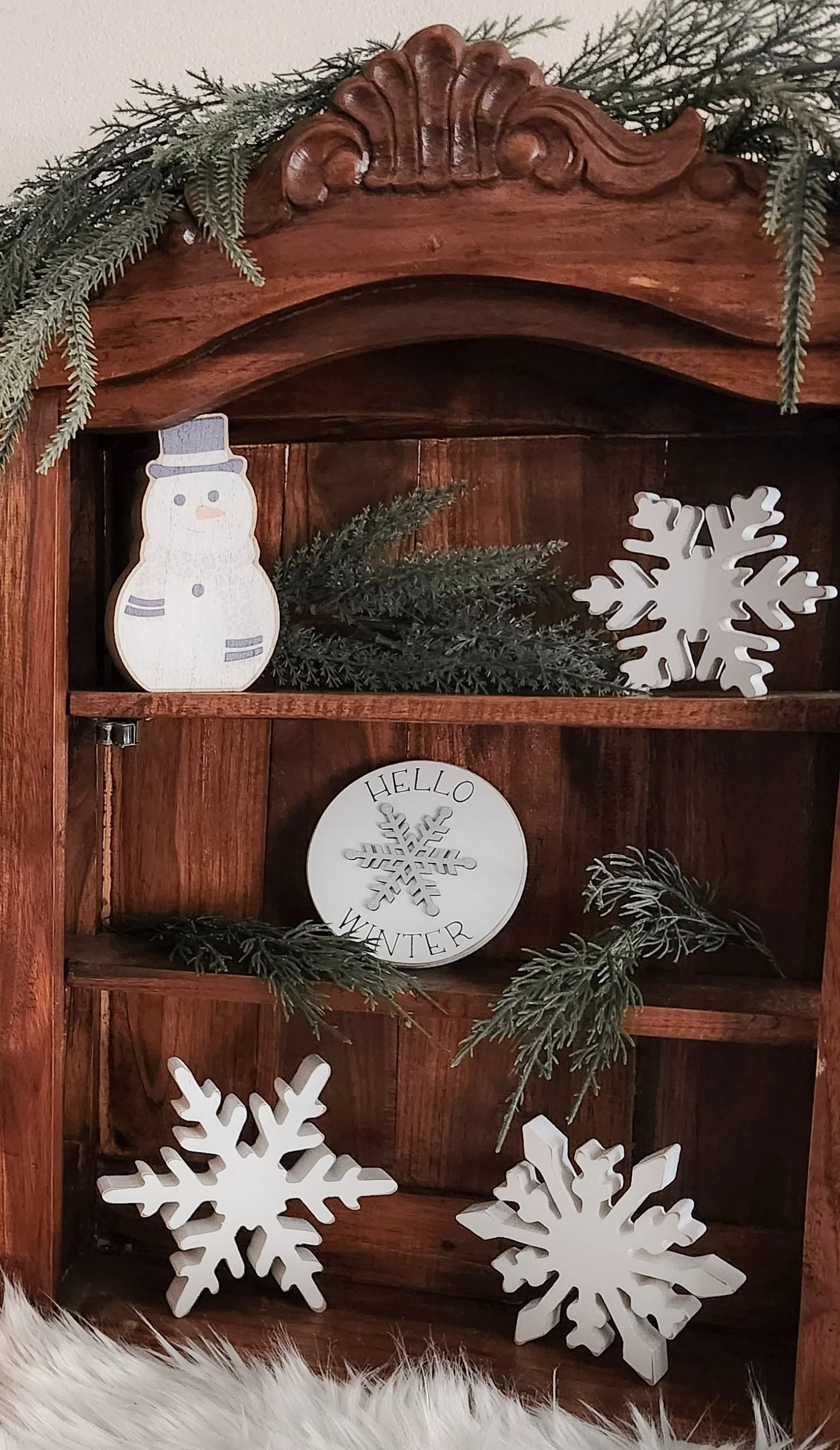 3-Piece Distressed Wooden Snowflake Sitters Set