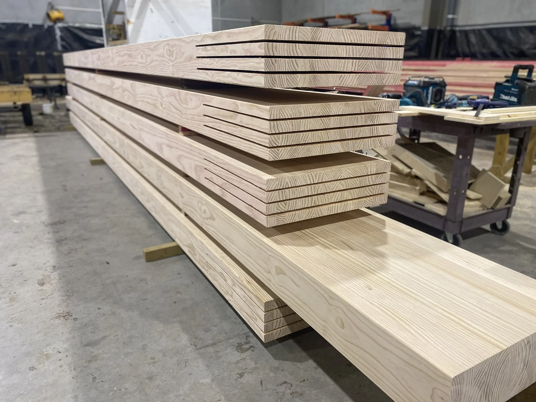 Glulam timber beams with slots