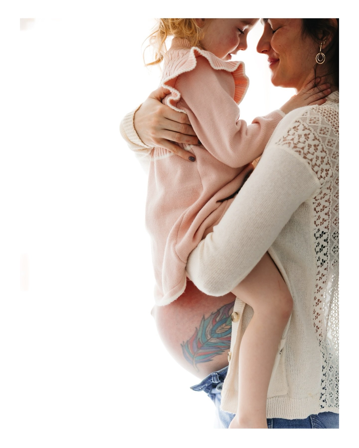 Maternity has quickly become the most popular in the studio recently and it feels so special🥹 Thank you for allowing me to document this short phase of life for you.