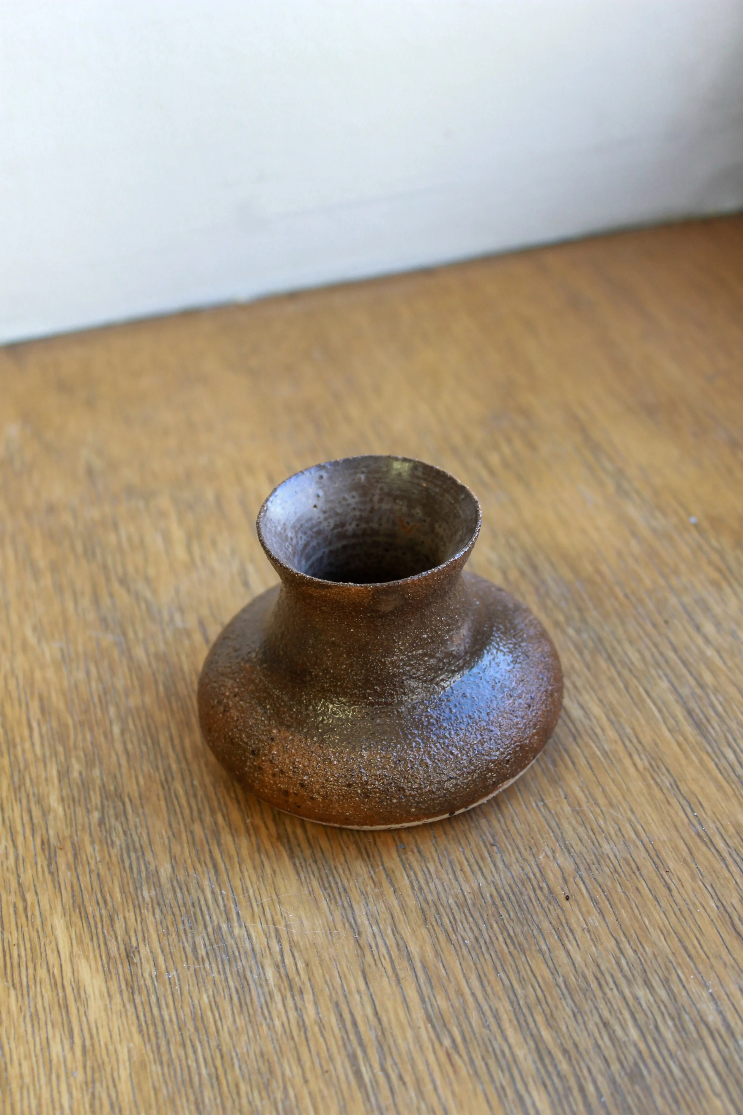 Nutmeg Brown V - Small Vase 2.jpg