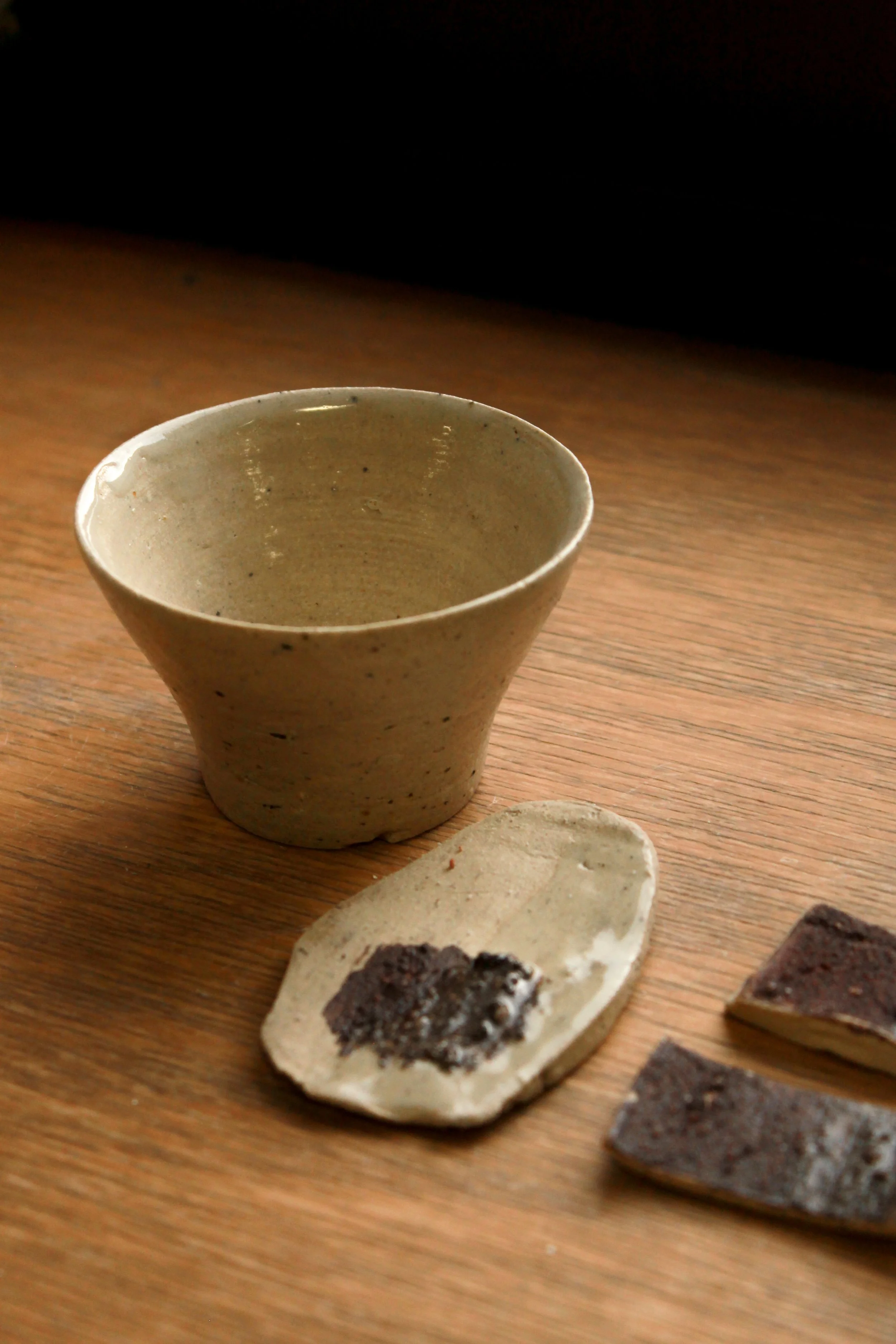 Wild Clay Experiment I. with test tiles 3.jpg