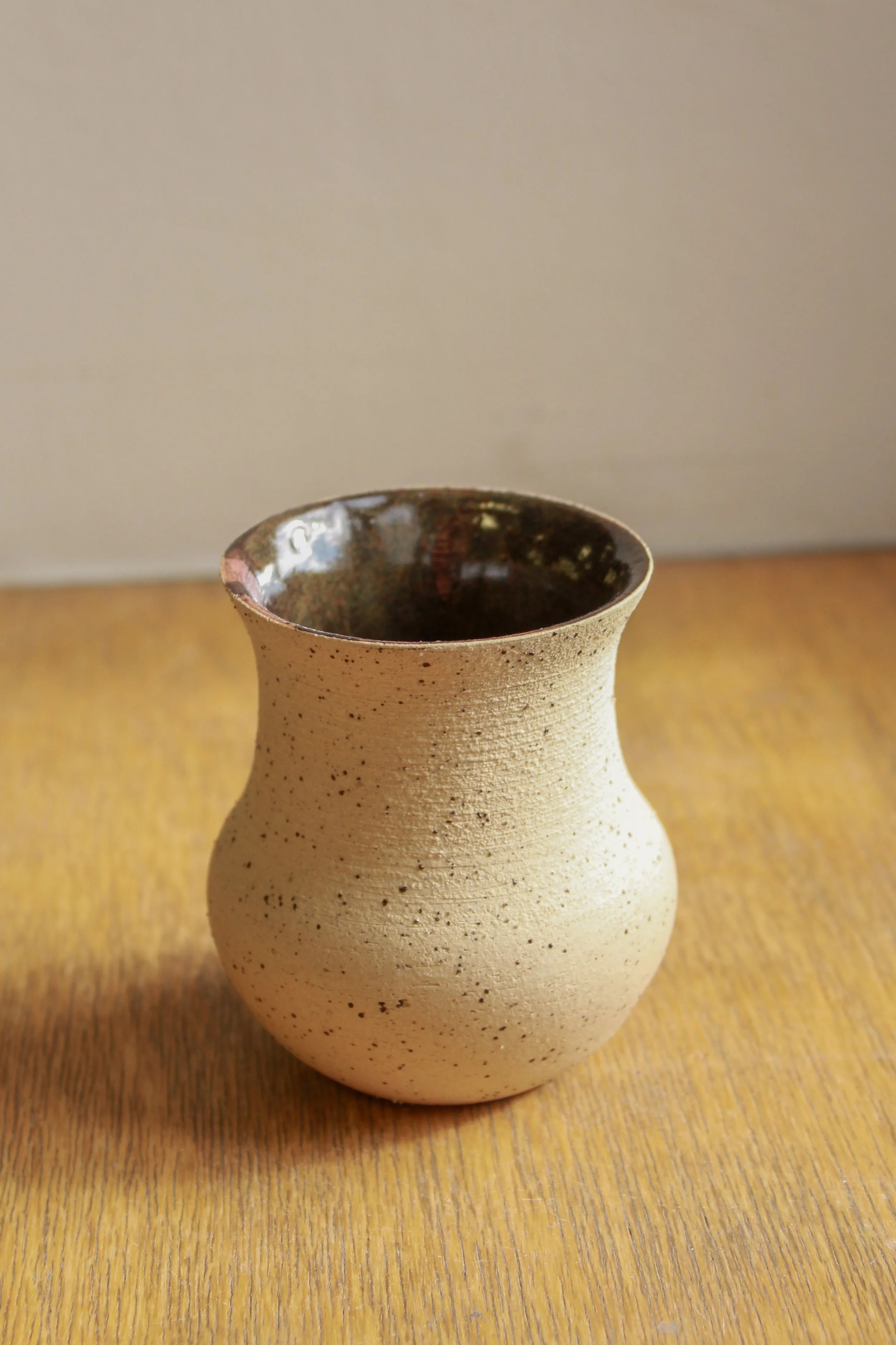 HTR IV - Vase 3.jpg
