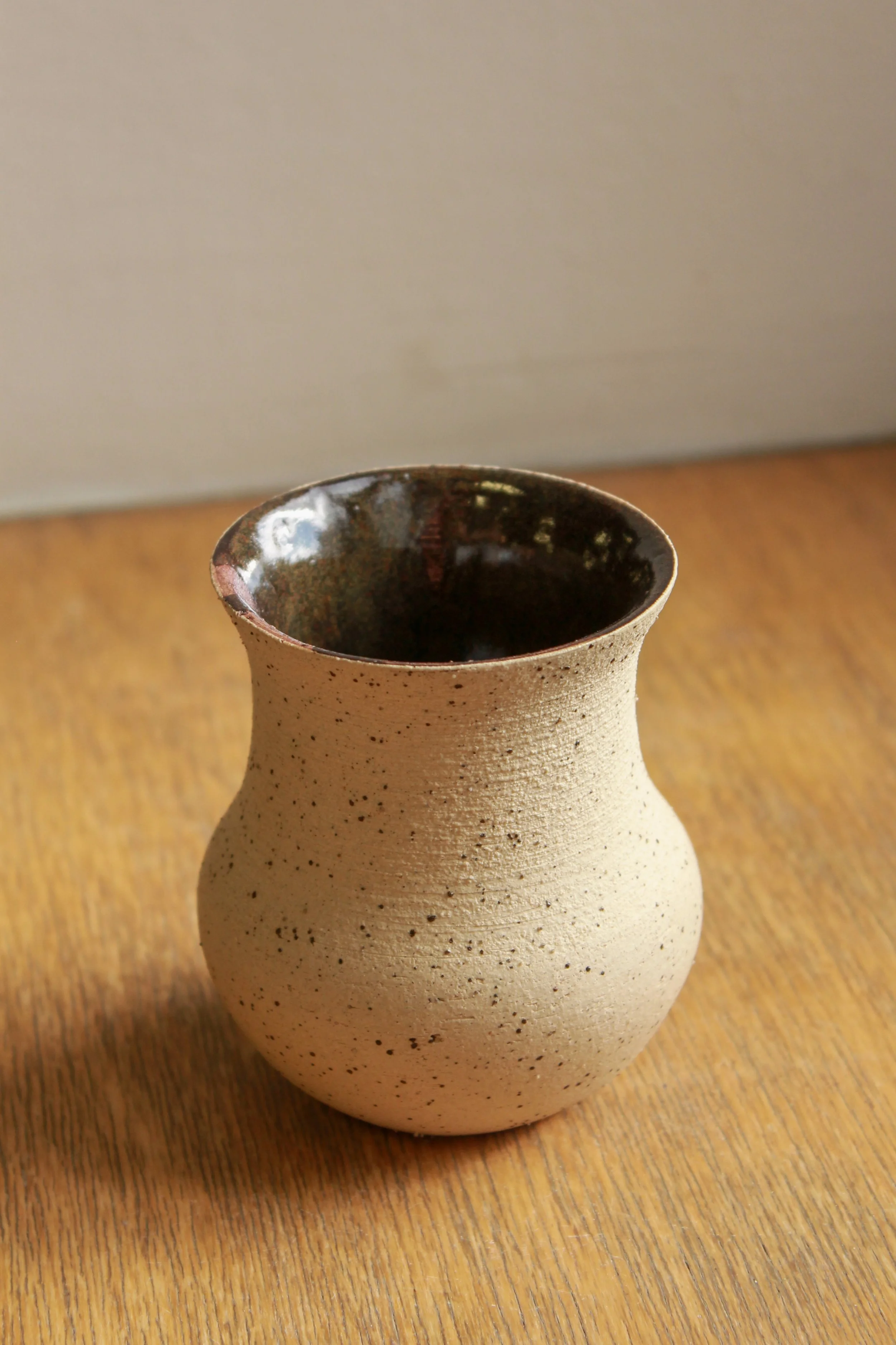 HTR IV - Vase 1.jpg