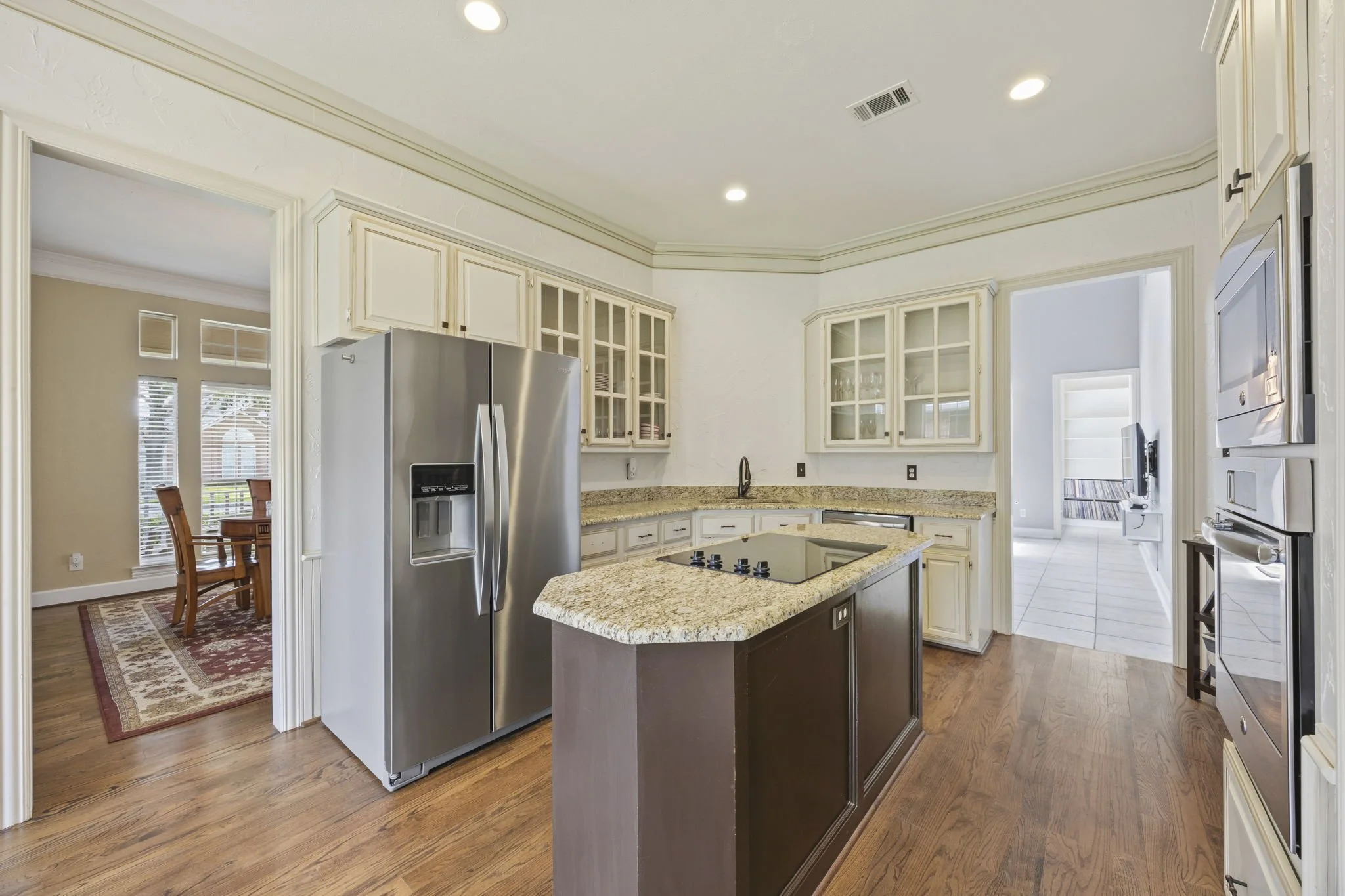 9-web-or-mls-2958-oak-dr.jpg