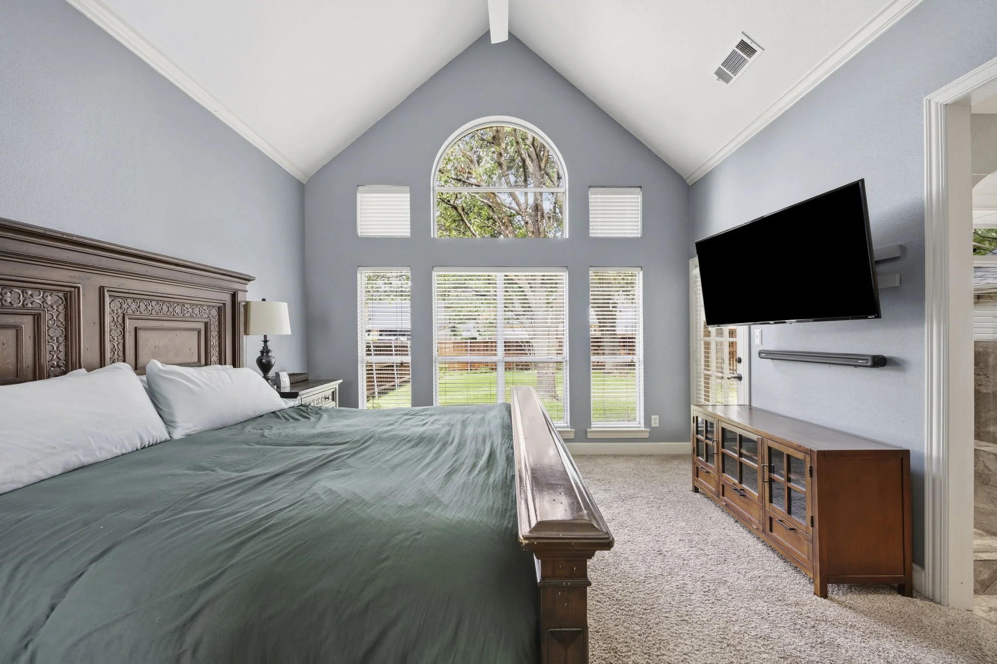 20-web-or-mls-2958-oak-dr.jpg