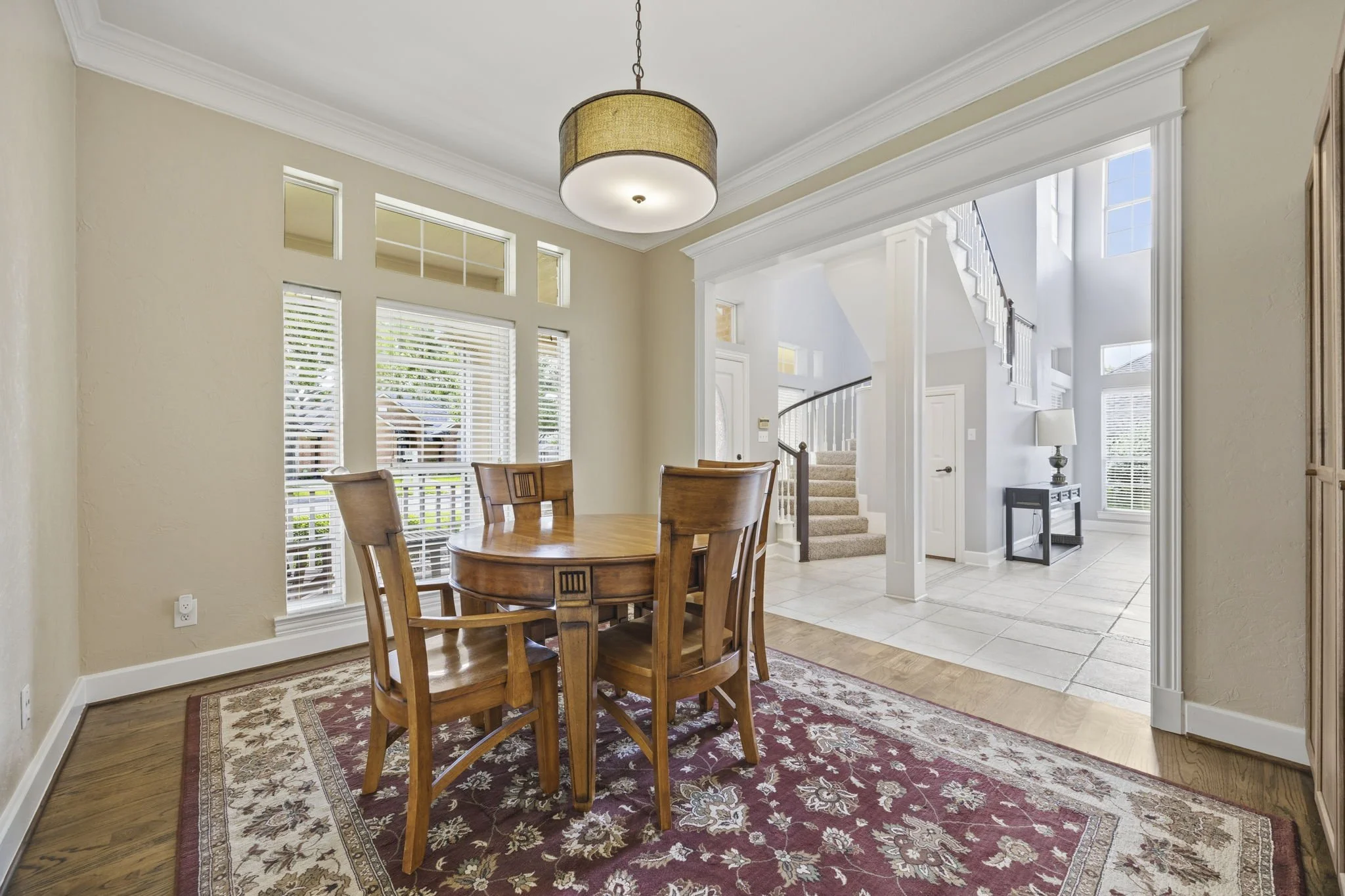 7-web-or-mls-2958-oak-dr.jpg