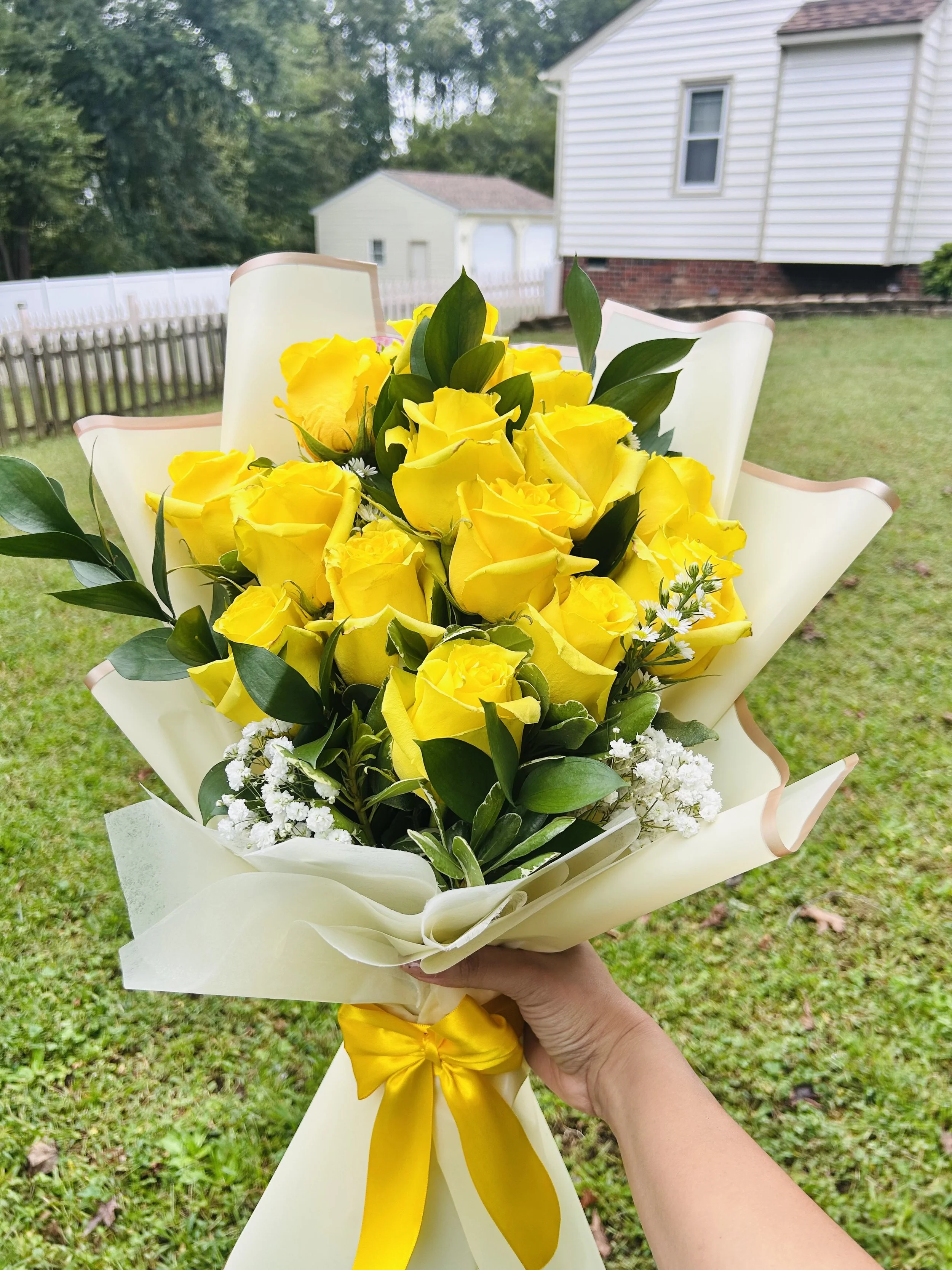 Sunny Roses Bouquet.jpg