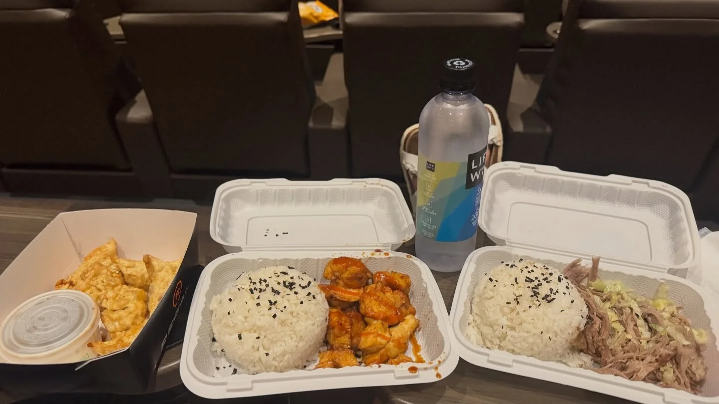 Hawaii movie snacks just hit different! 
It&rsquo;s time for another @regalmovies Monday mystery movie!!! 

#hawaii #gyoza #kaluapork #spicychicken #oahu #movienight #mondaymysterymovie