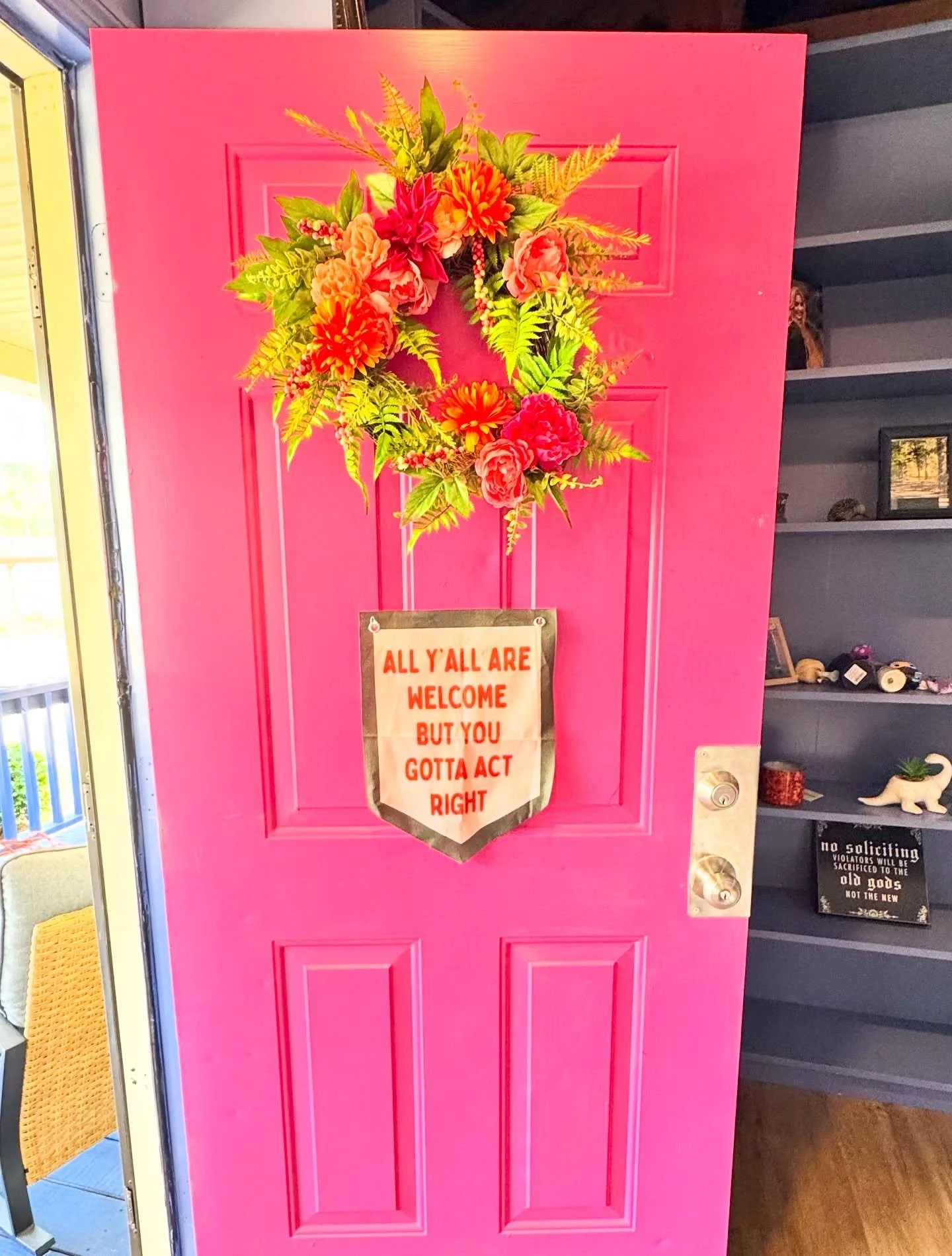 This sign makes me smile a little. 
And&hellip;frankly it needs to be said sometimes. 
 💜💗